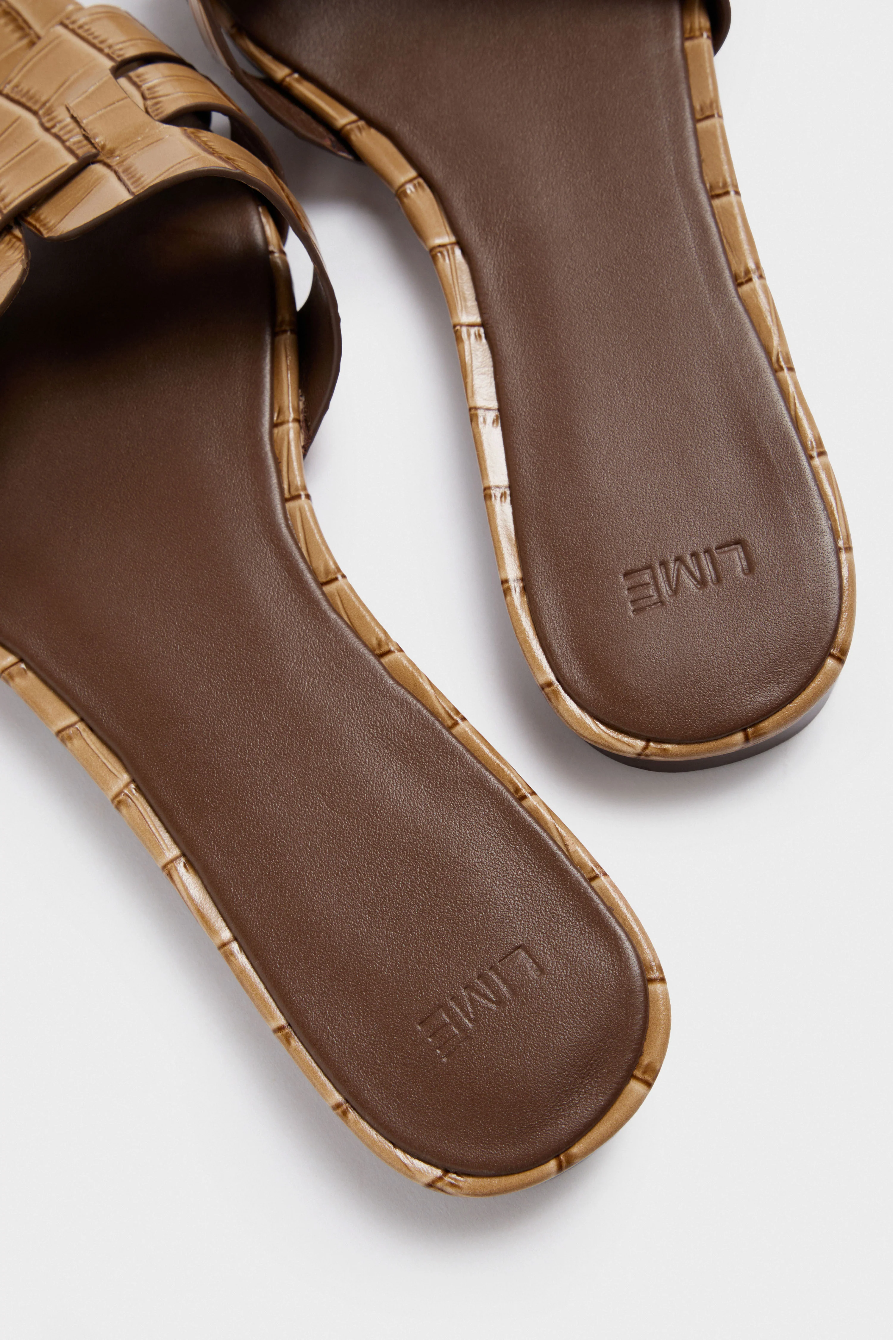 СROCODILE-PATTERNED LEATHER SANDALS - Image 5