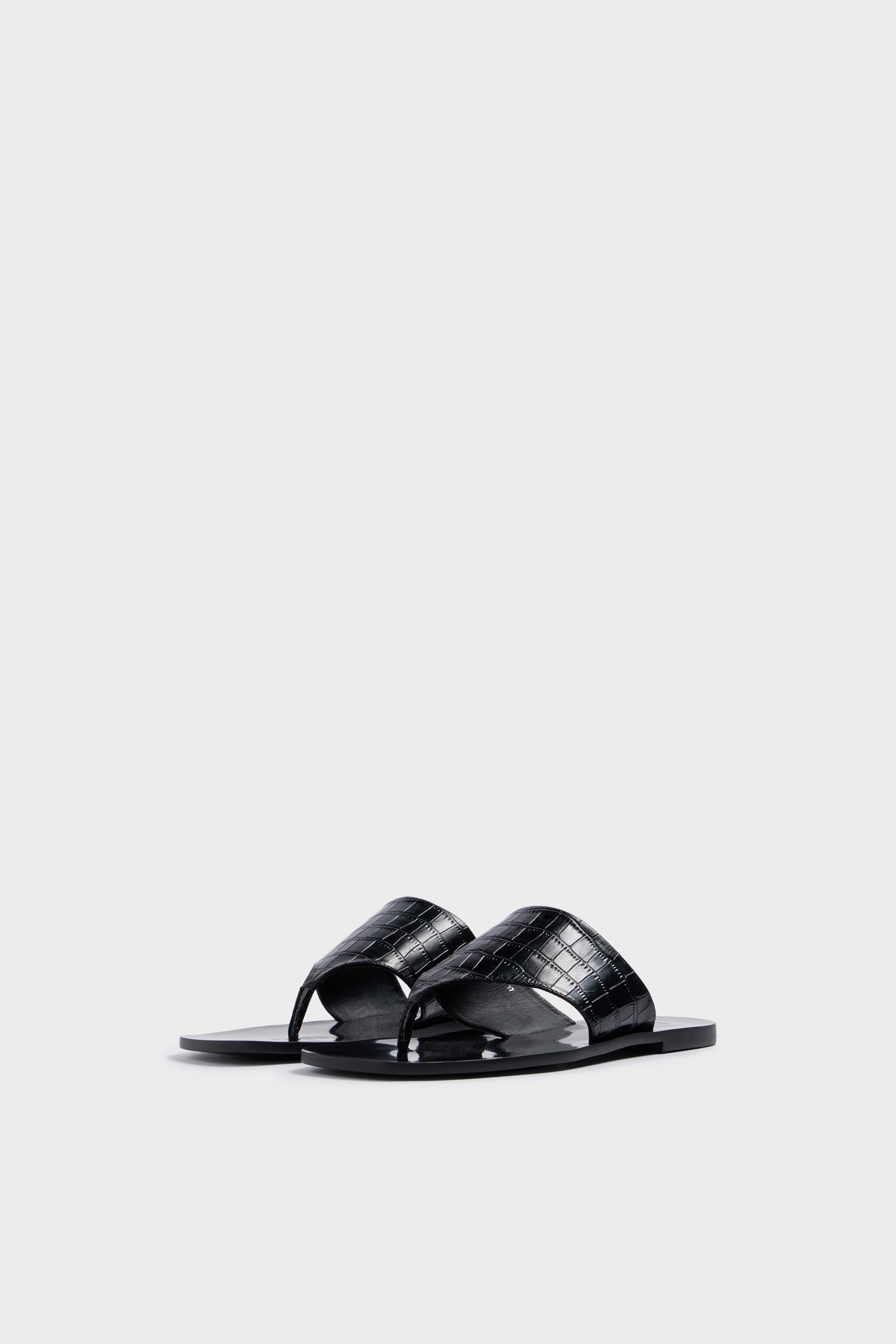 СROCODILE-PATTERNED LEATHER SANDALS - Image 5