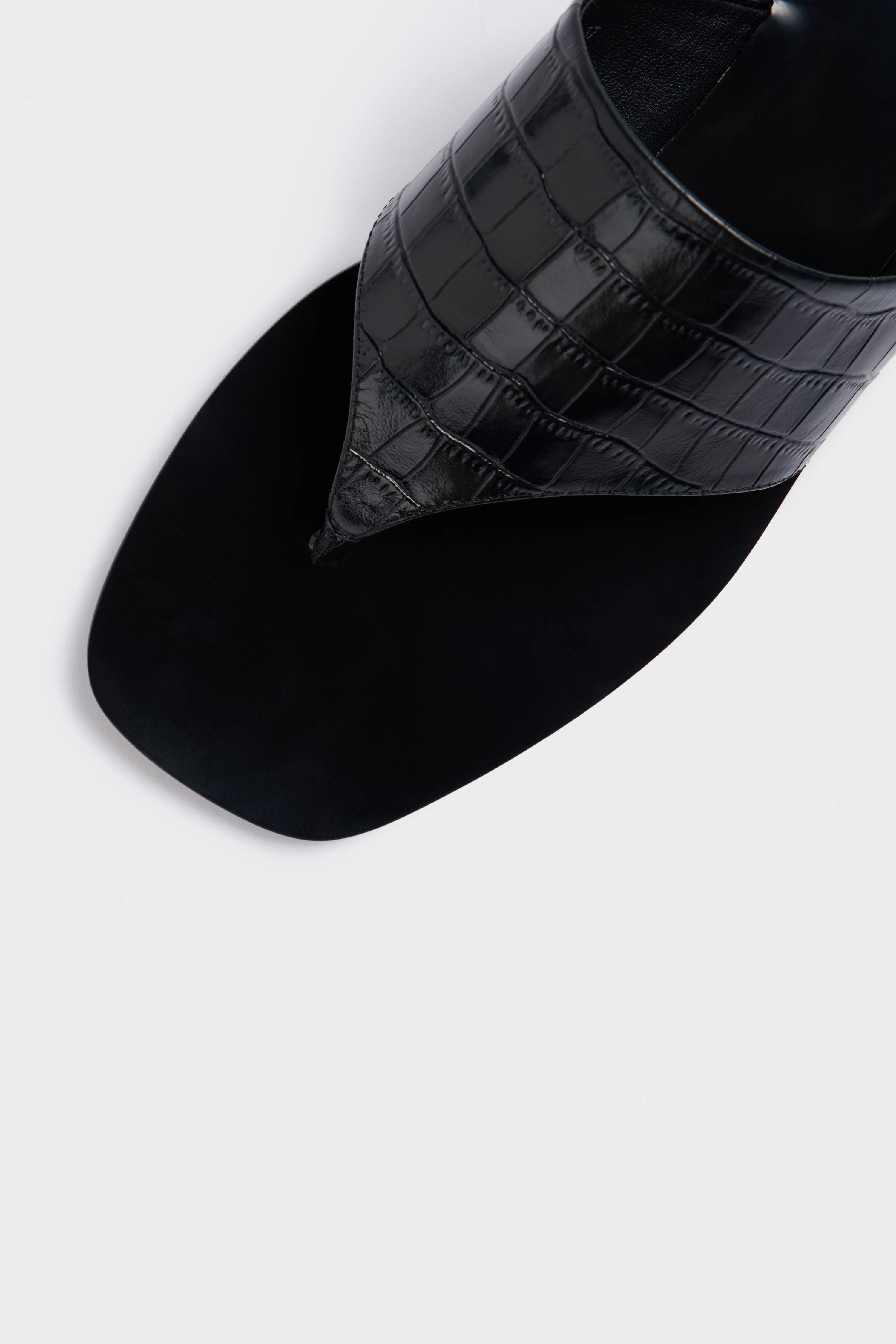 СROCODILE-PATTERNED LEATHER SANDALS - Image 7