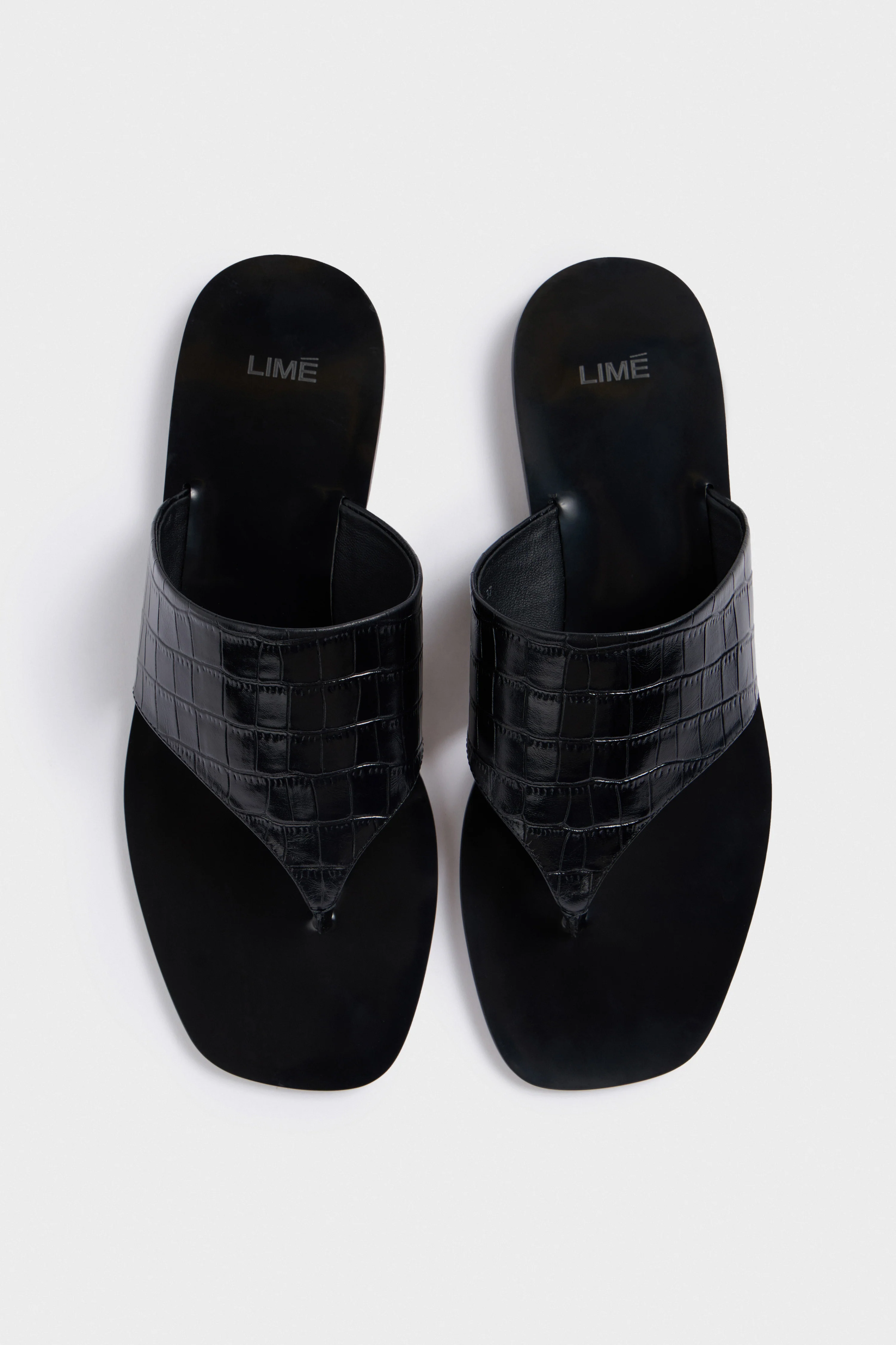 СROCODILE-PATTERNED LEATHER SANDALS - Image 8