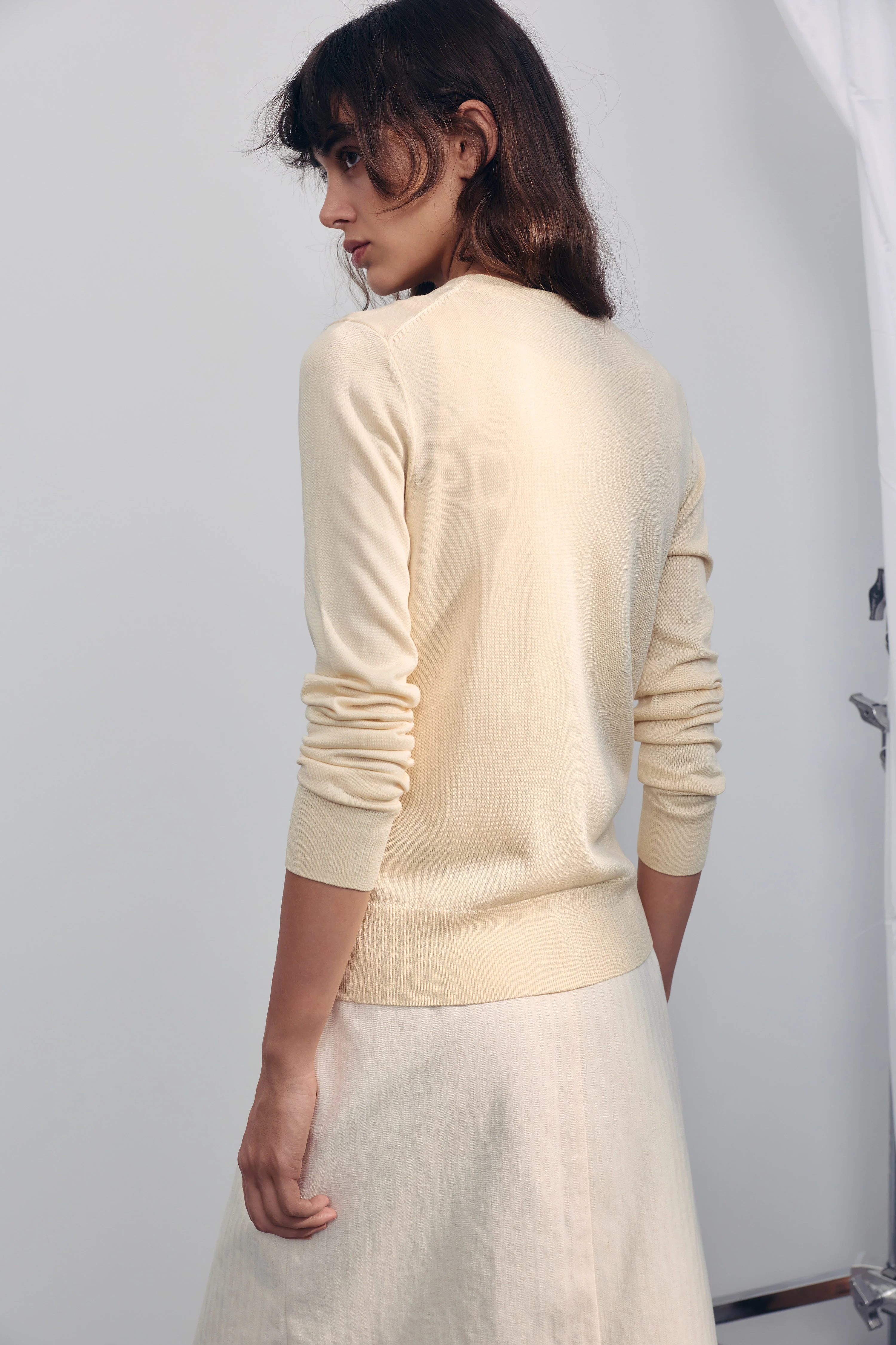 BASIC FINE-KNIT CARDIGAN - Image 4
