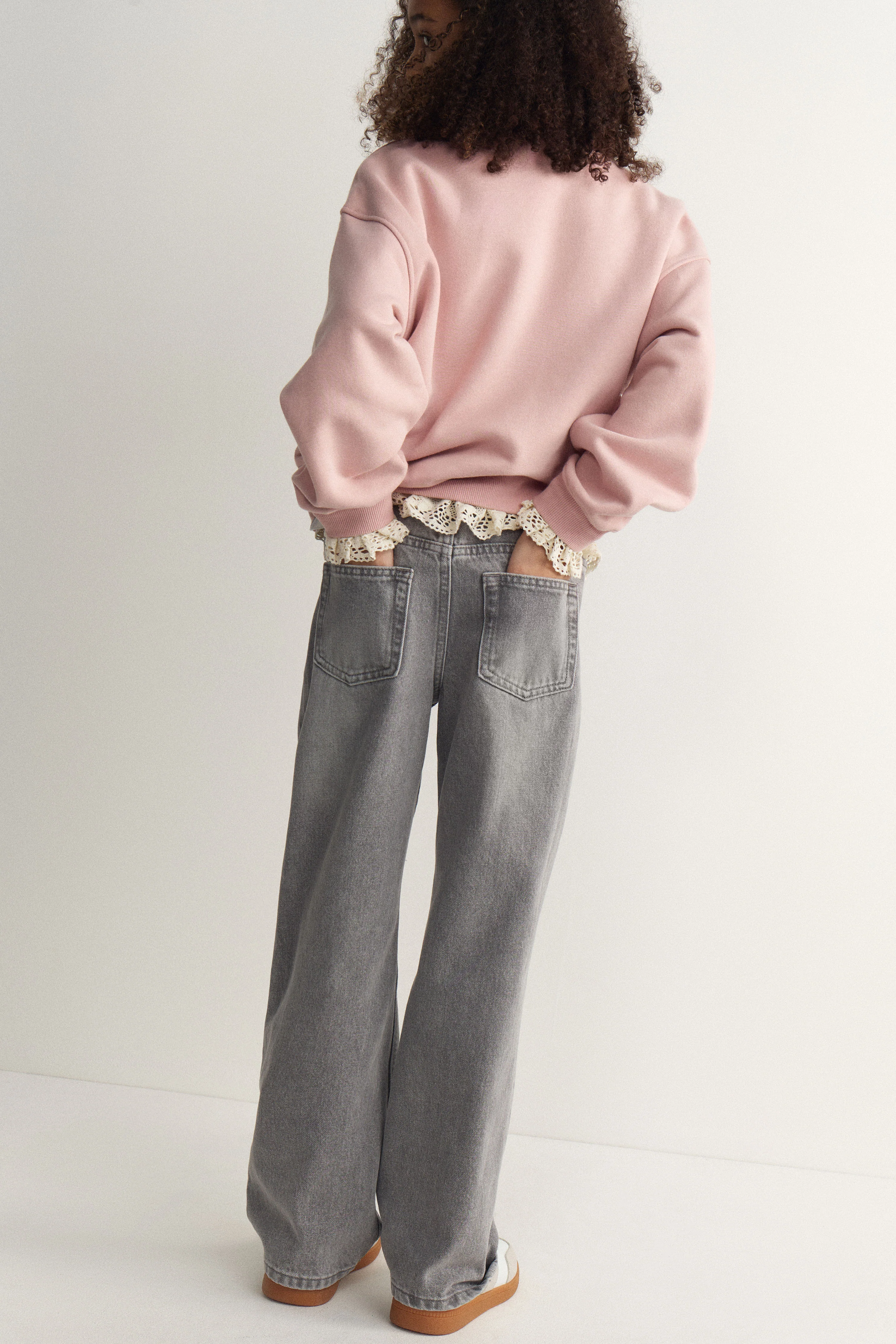 BASIC STRAIGHT-FIT JEANS - Image 3