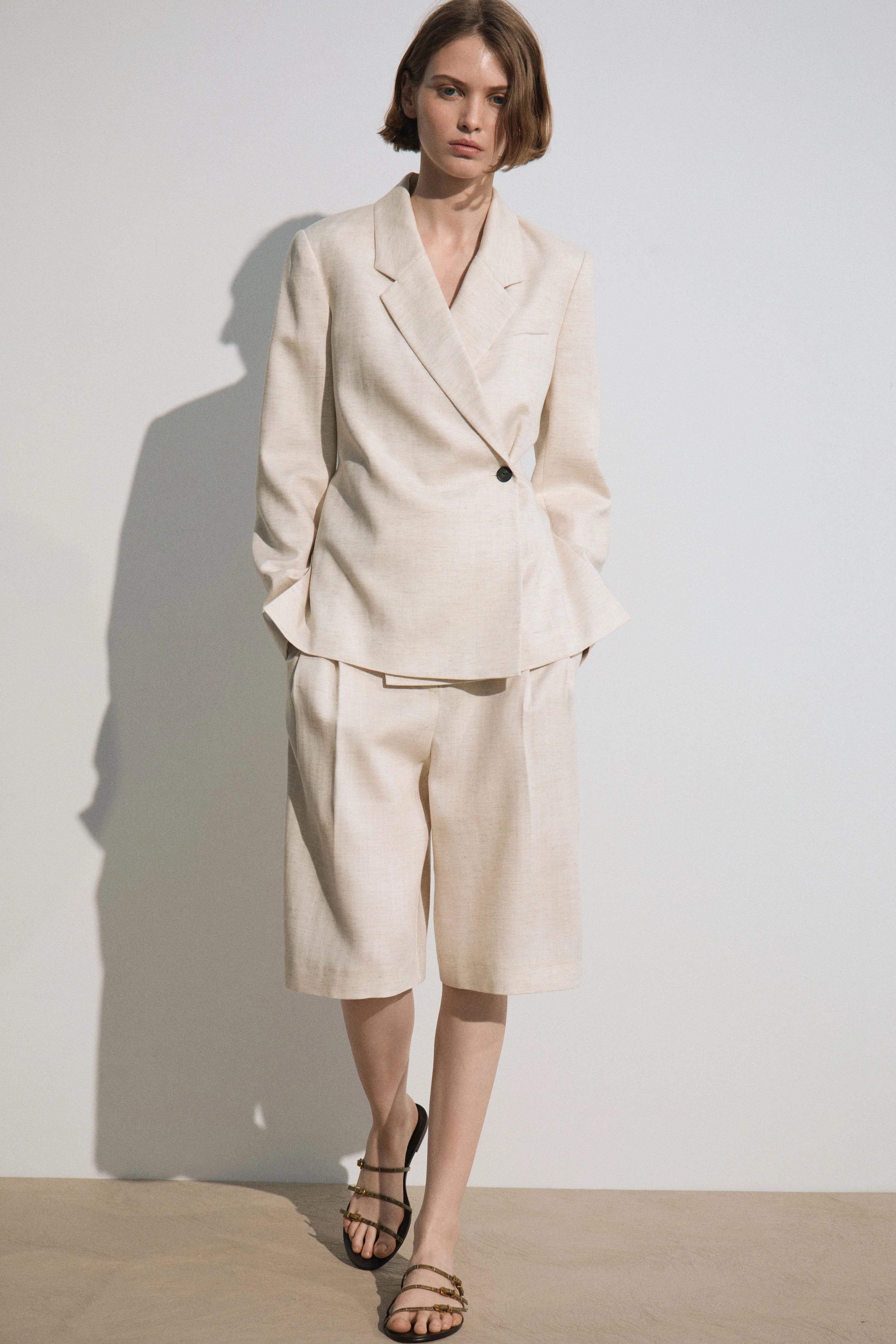 BELTED LYOCELL-LINEN BLAZER - Image 3