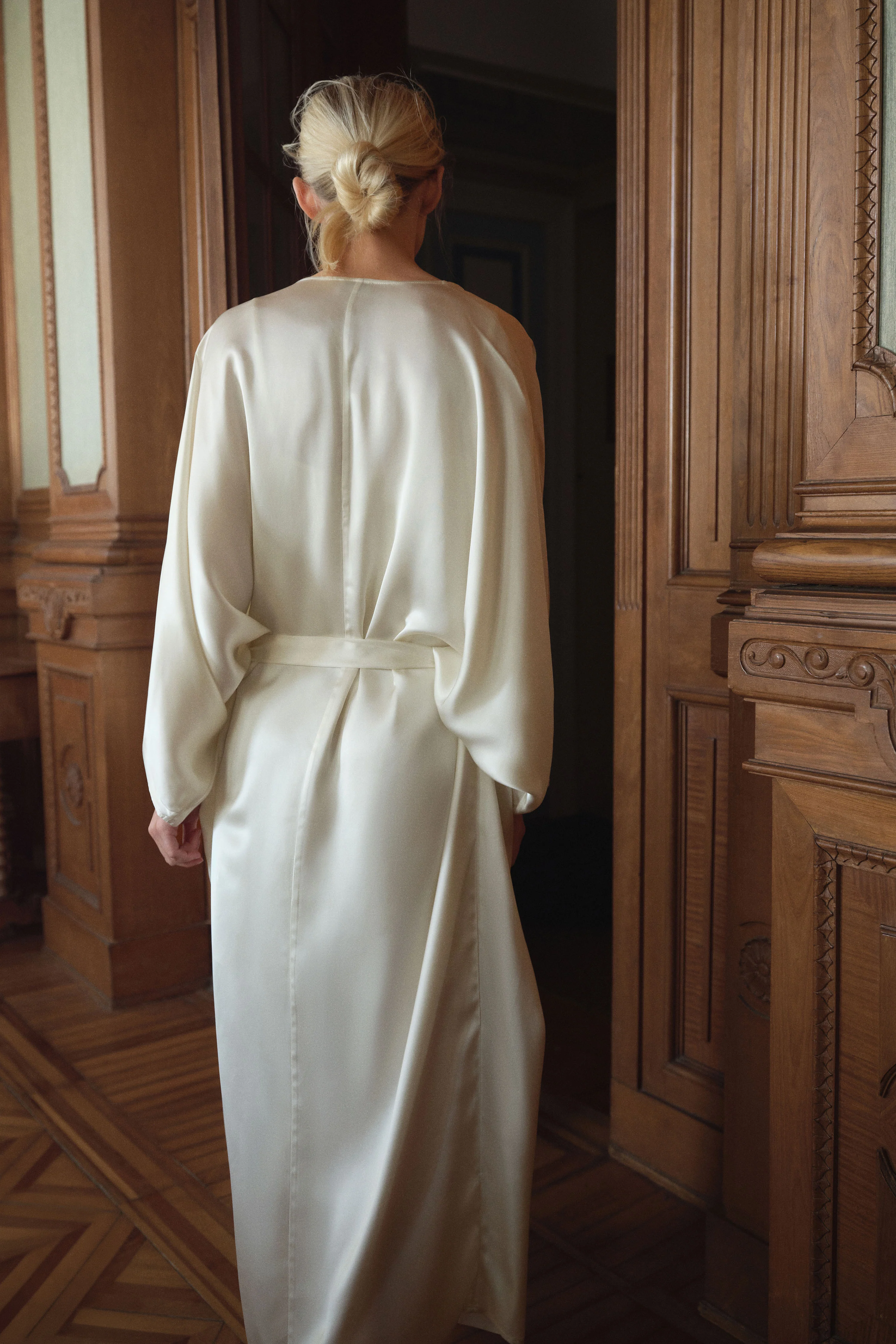 BELTED SATIN KIMONO - Image 3