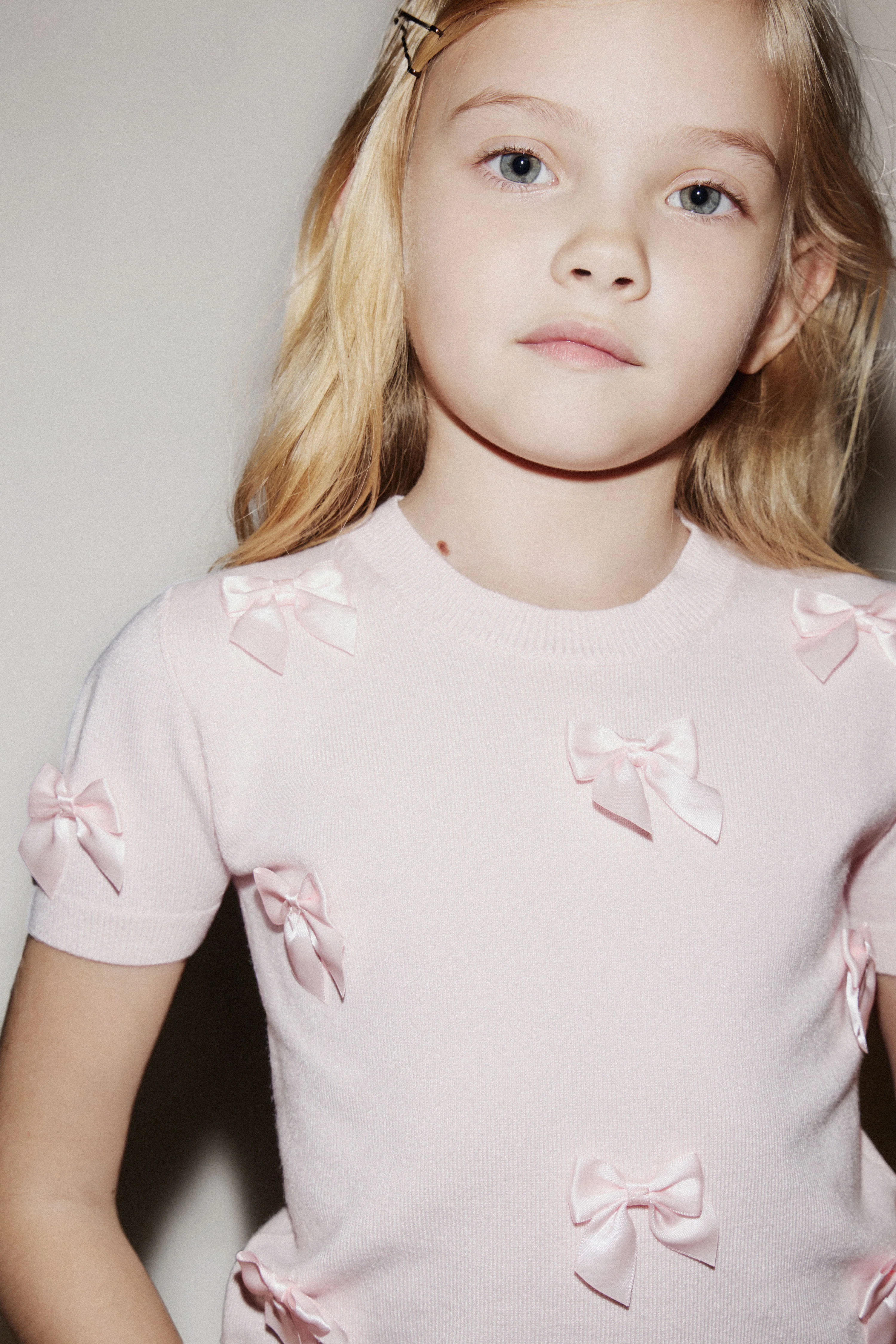 BOW-APPLIQUÉD SWEATER - Image 3