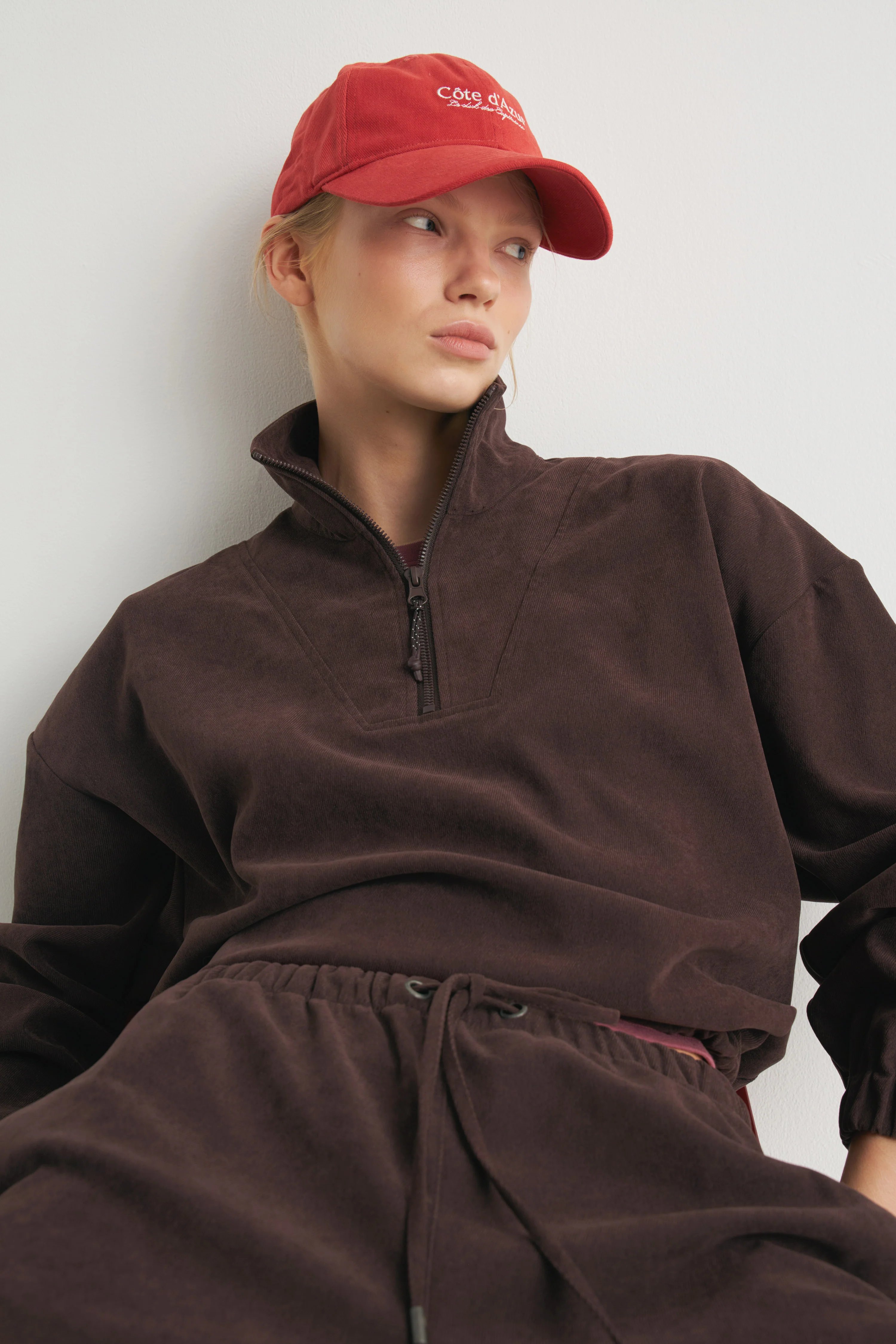 COLLARED ZIP-TOP SWEATSHIRT