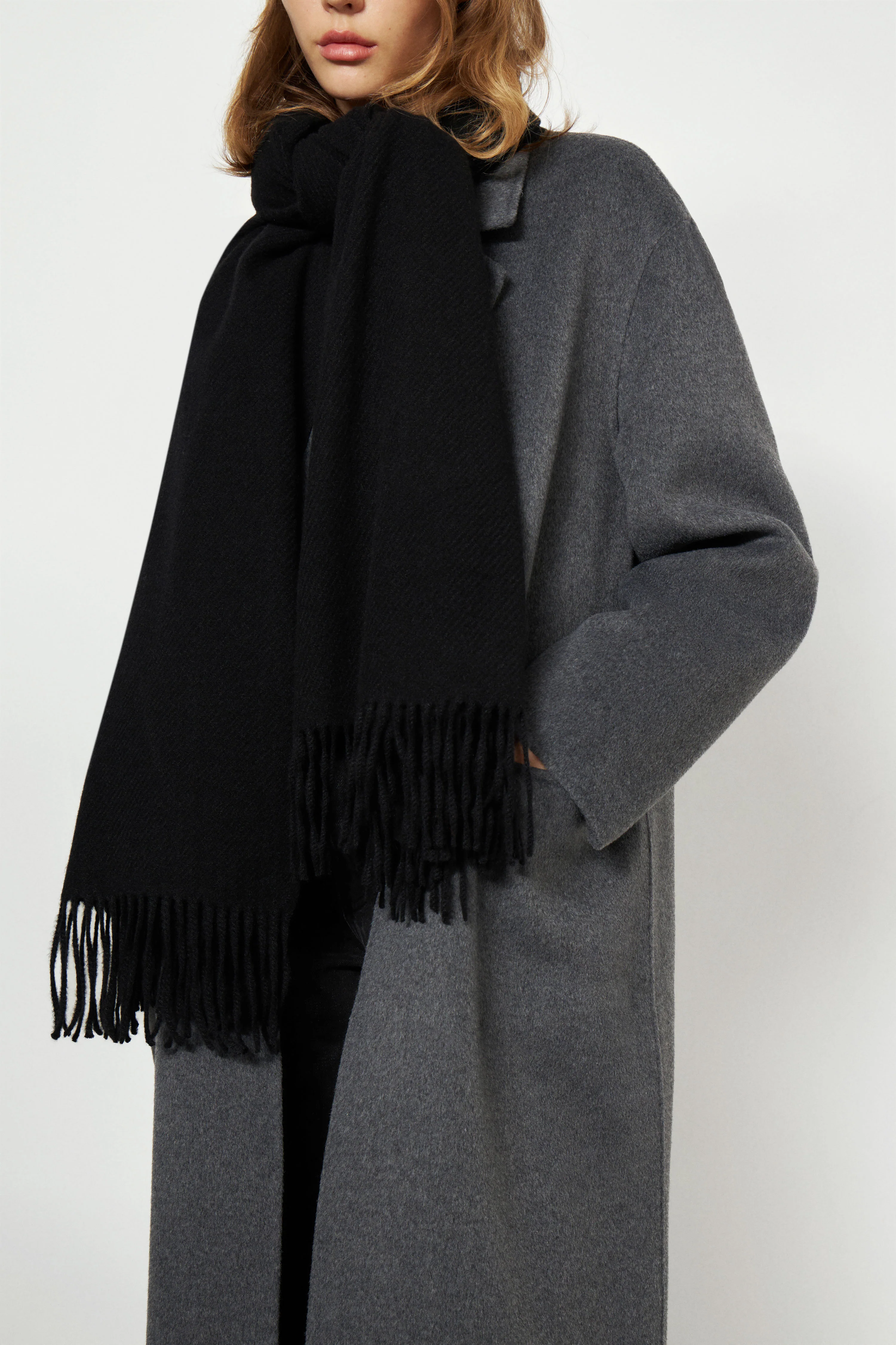COZY FRINGED SCARF - Image 3