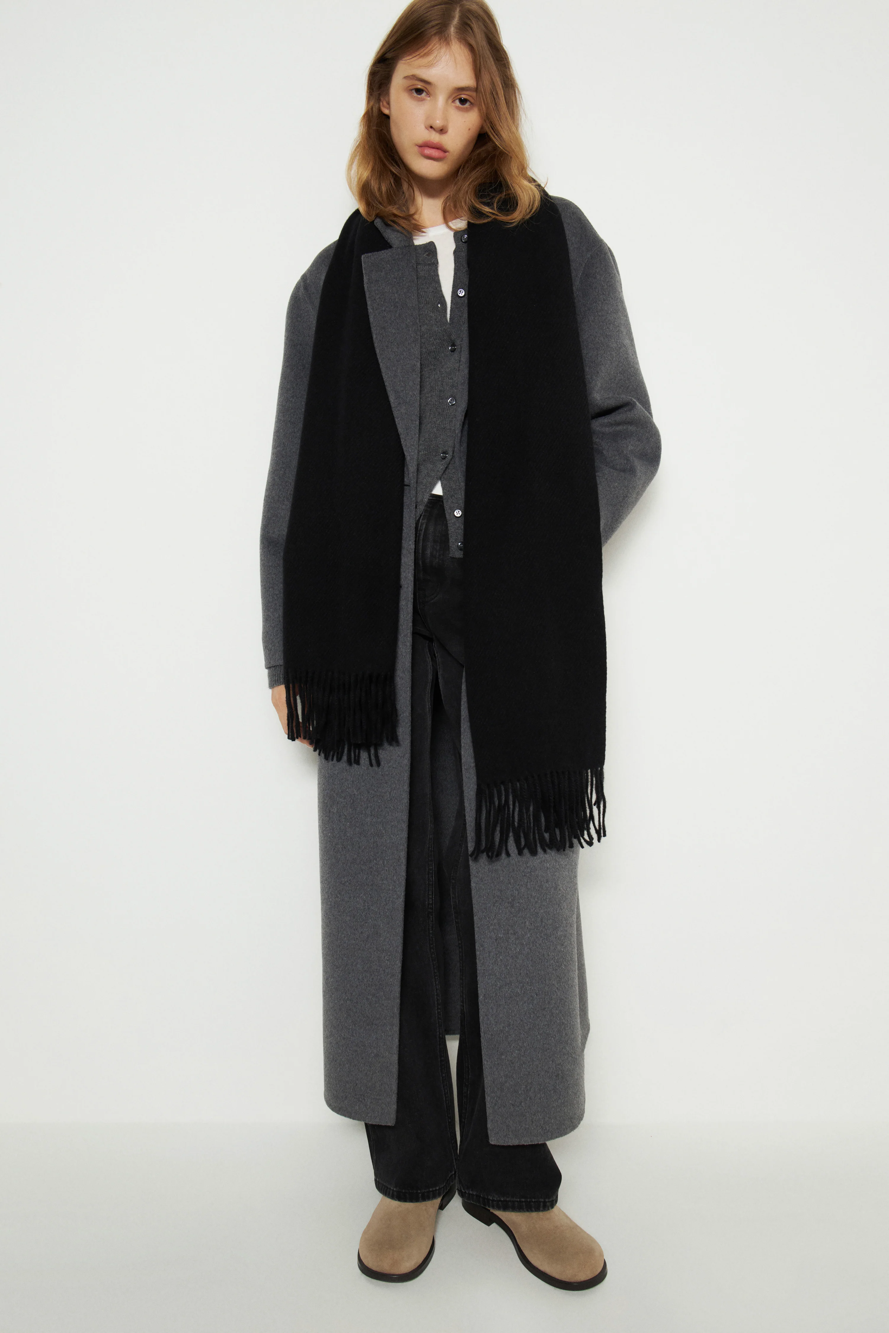 COZY FRINGED SCARF - Image 4