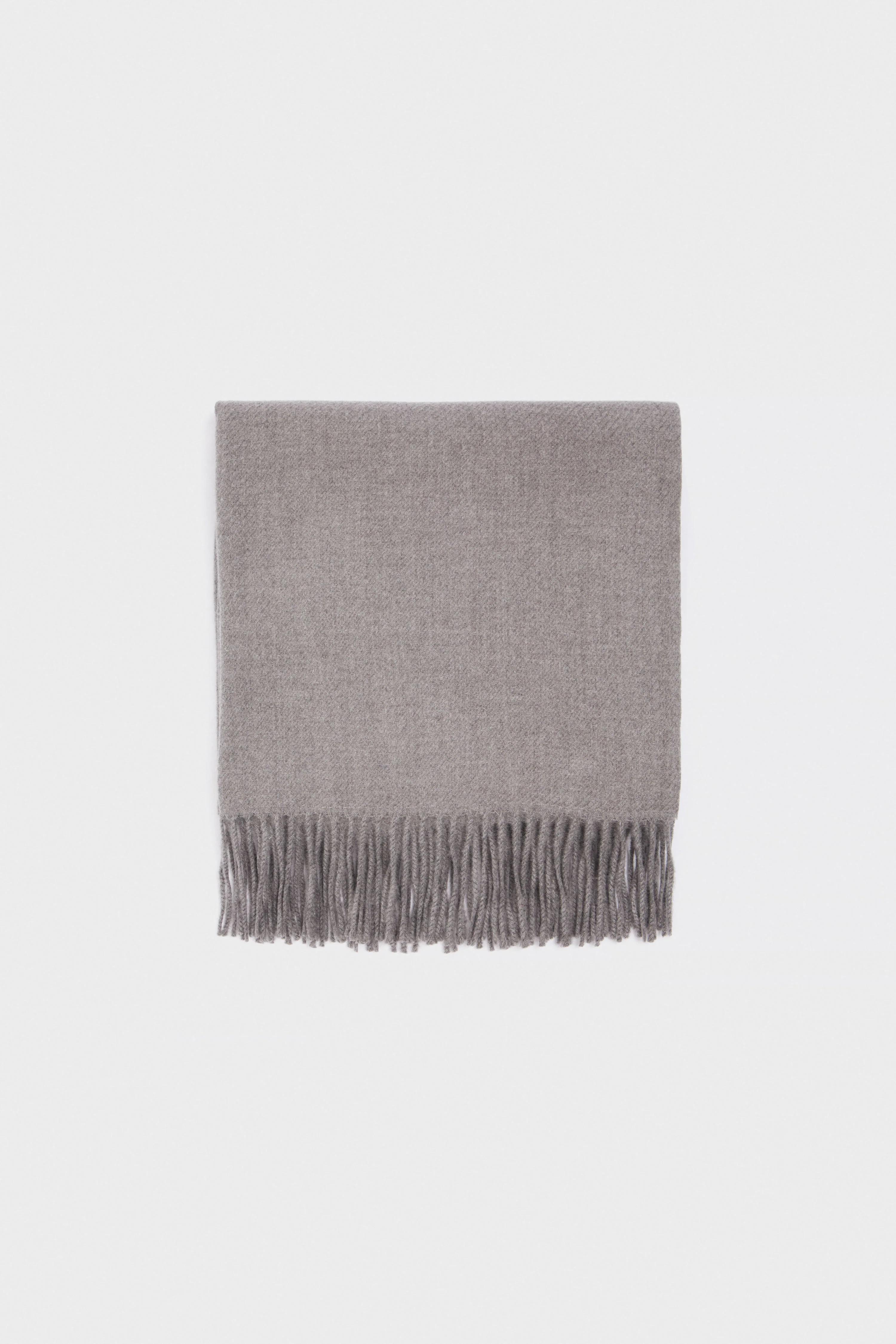 COZY FRINGED SCARF - Image 3