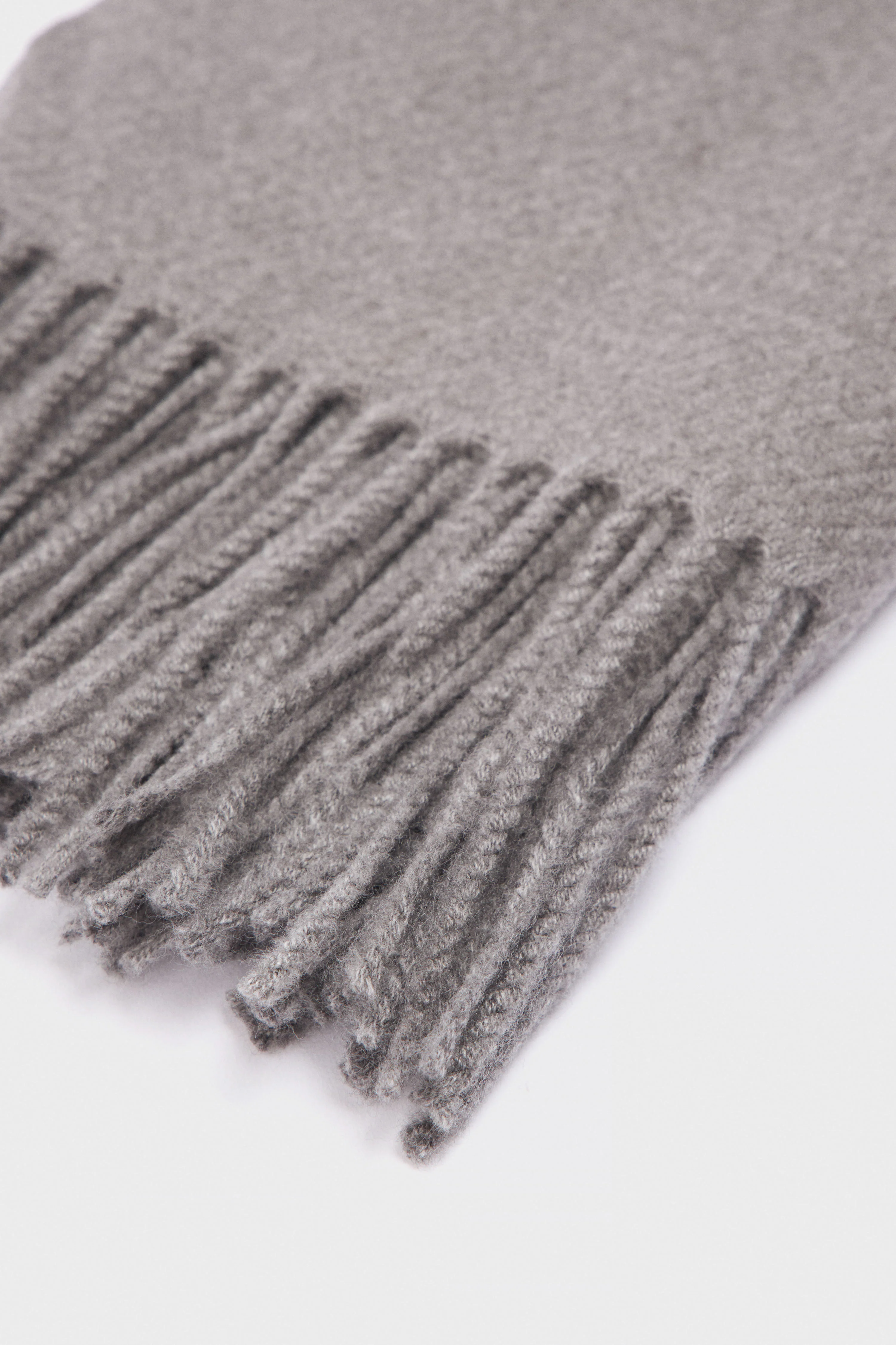 COZY FRINGED SCARF - Image 4