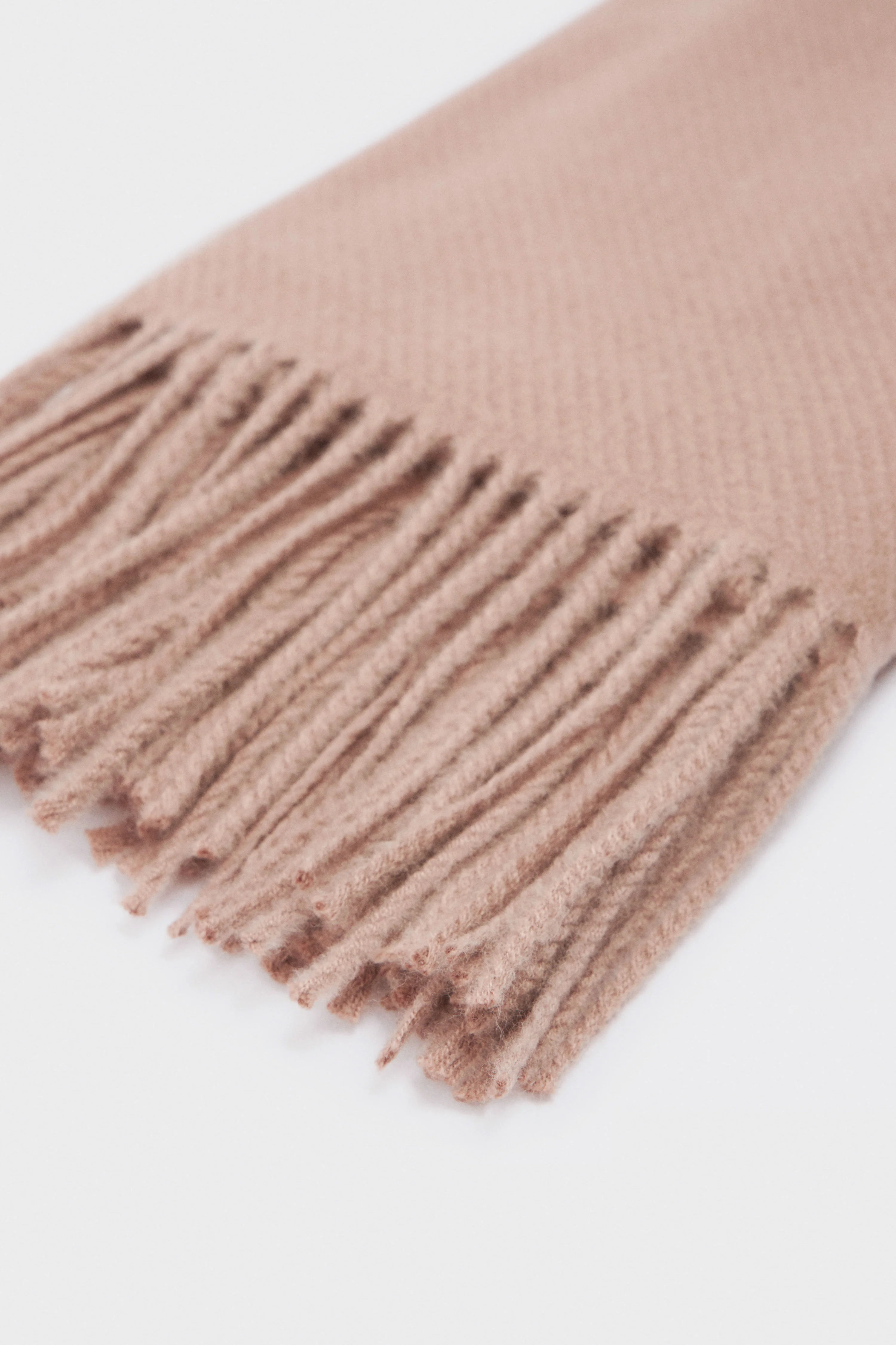 COZY FRINGED SCARF - Image 3
