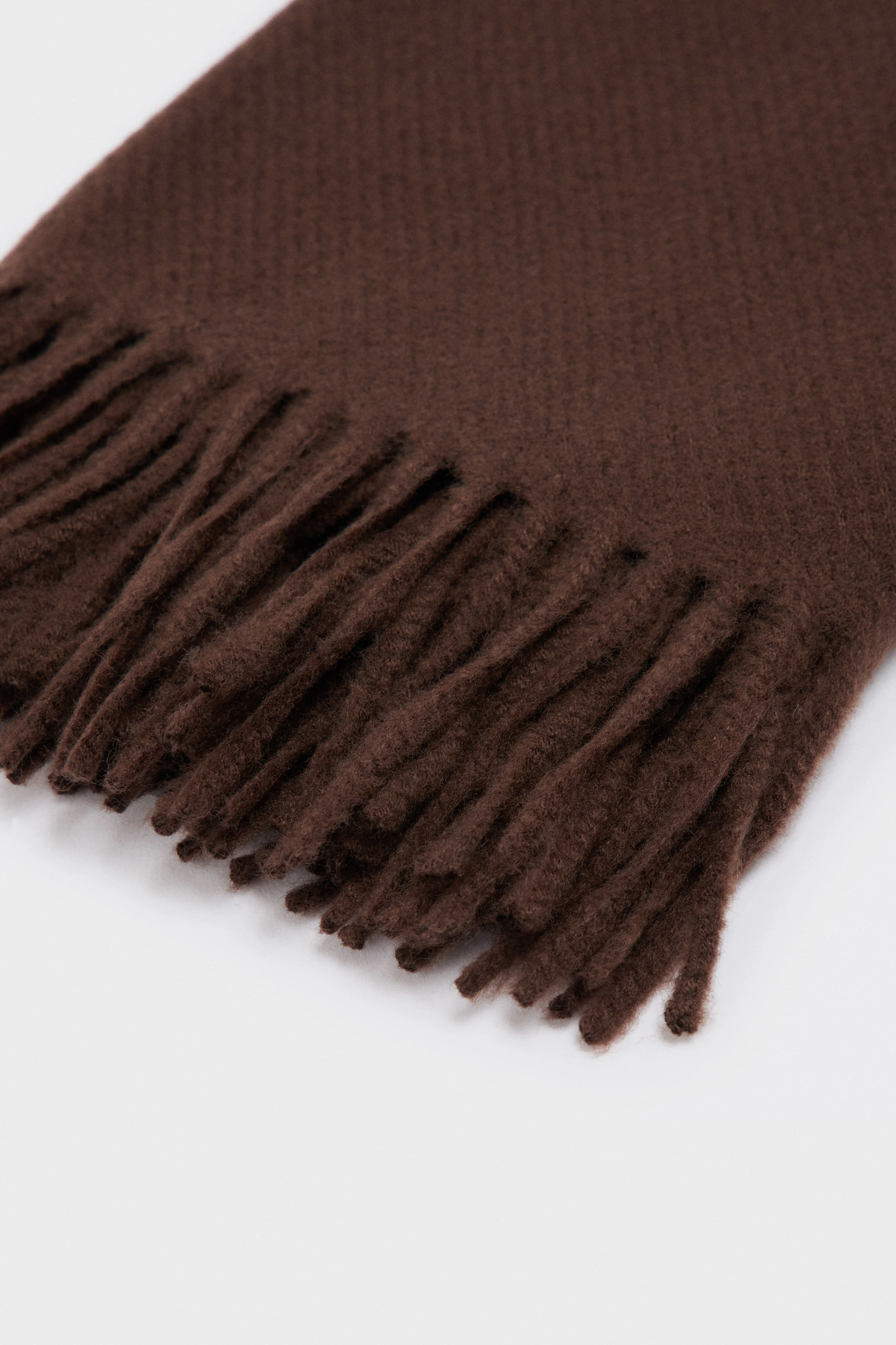 COZY FRINGED SCARF - Image 4