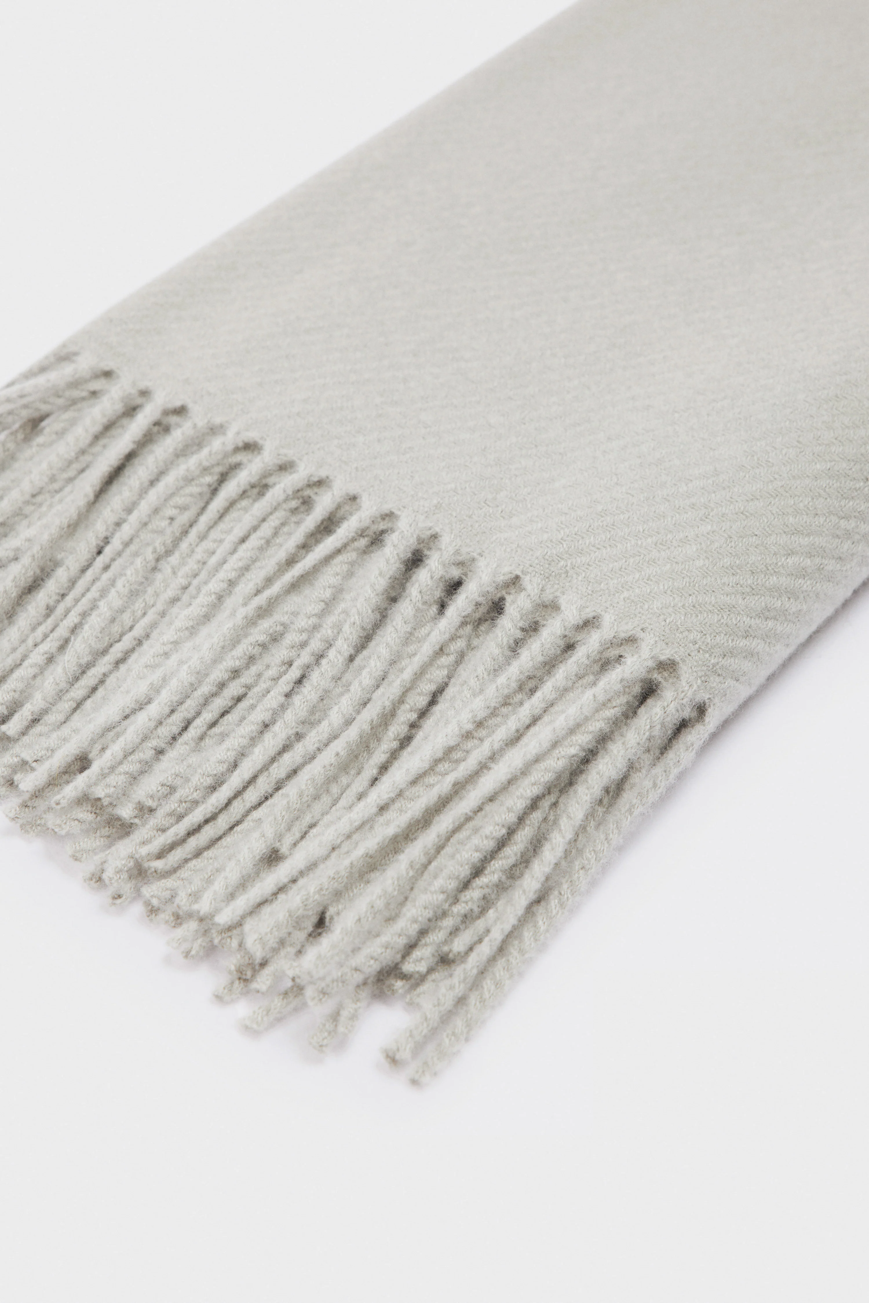 COZY FRINGED SCARF - Image 4