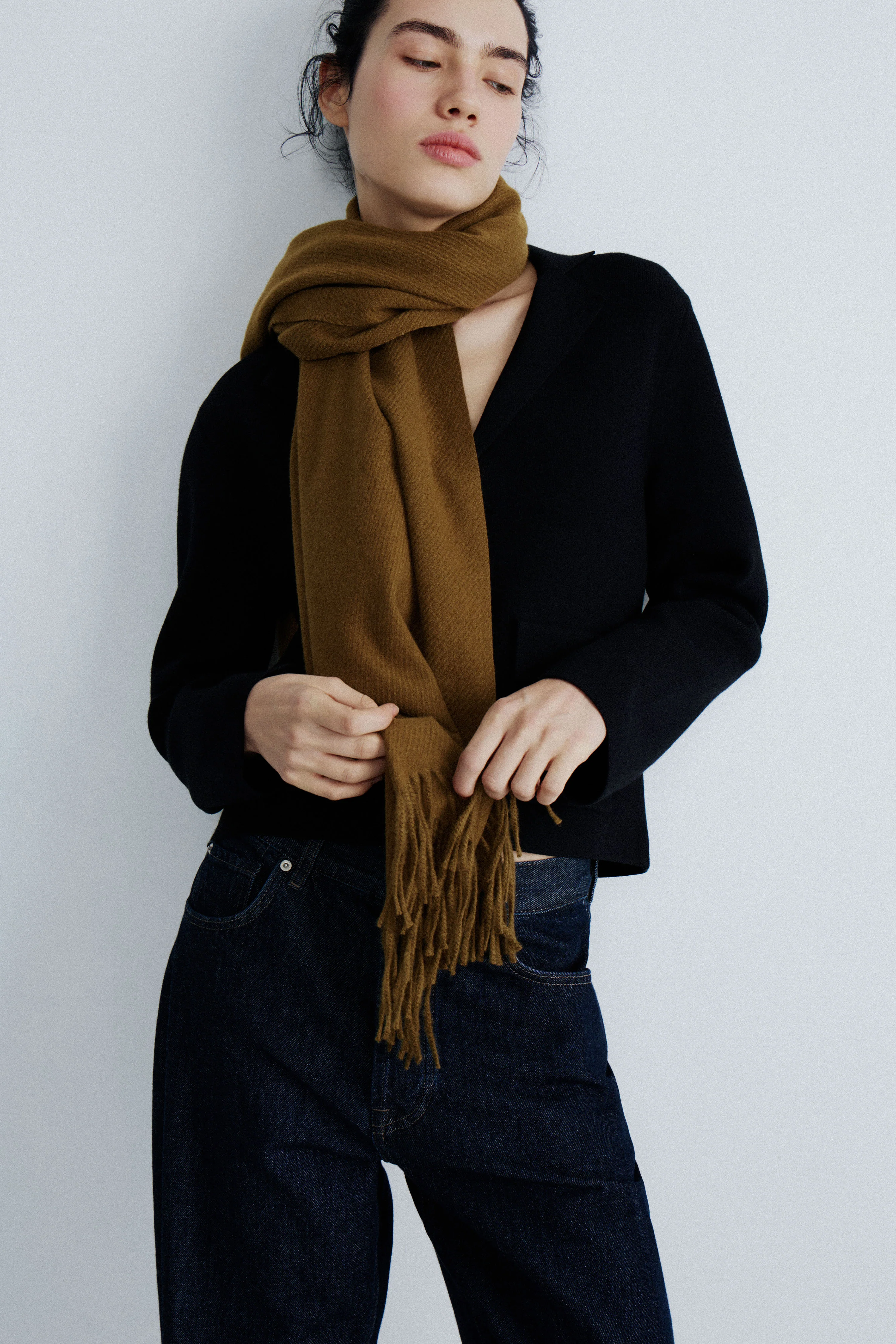 COZY FRINGED SCARF