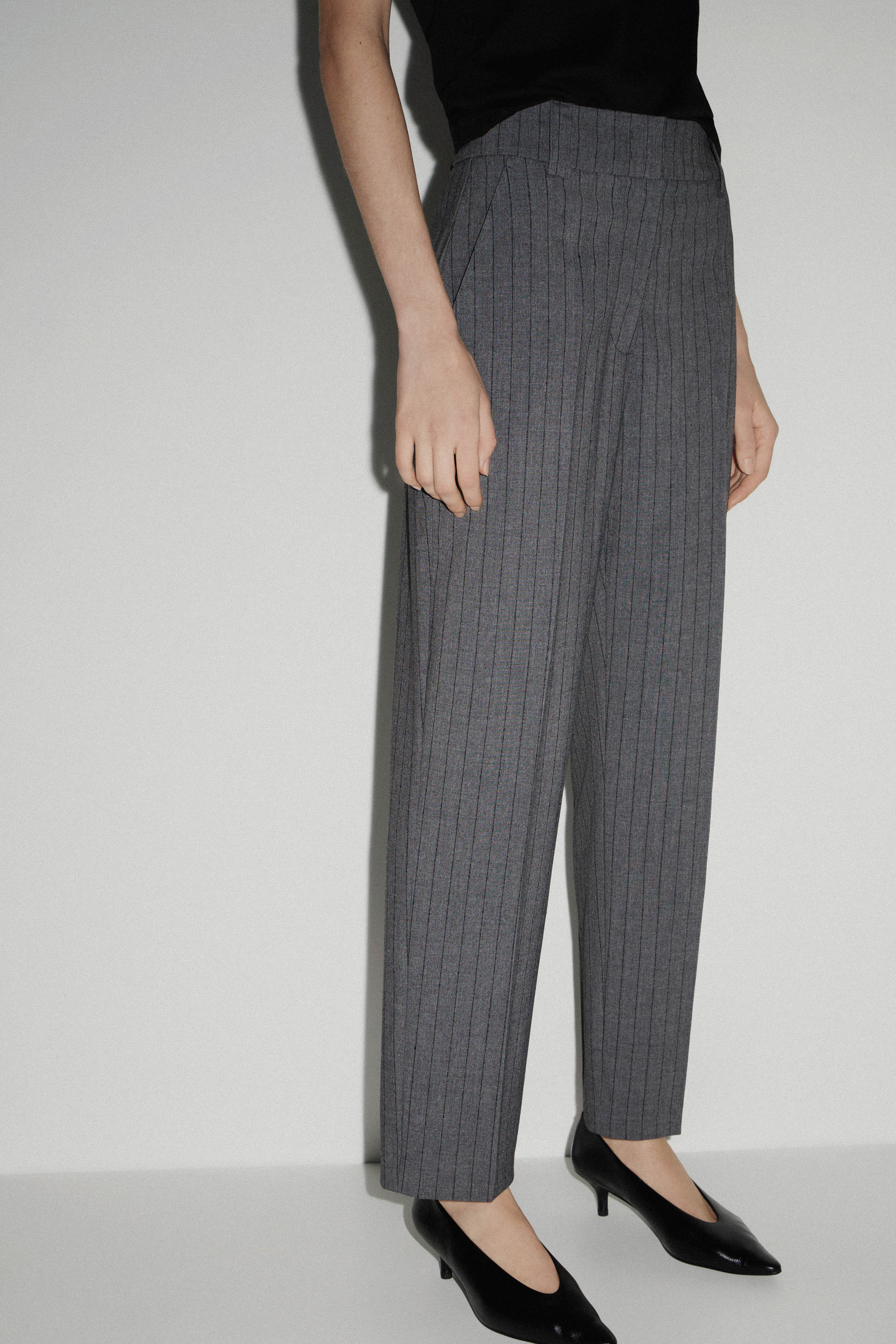 CROPPED CARROT FIT TROUSERS WITH CREASES - Image 3