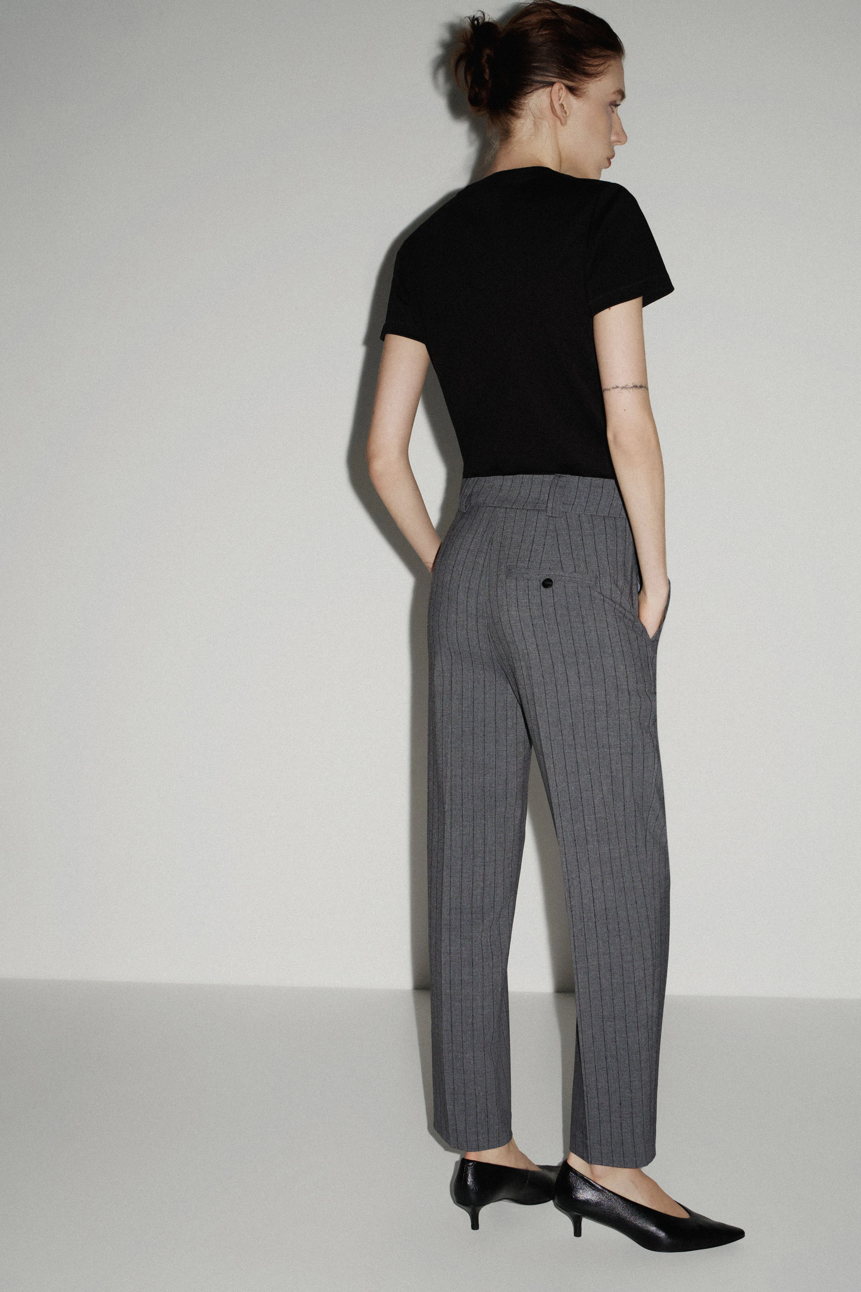 CROPPED CARROT FIT TROUSERS WITH CREASES - Image 4