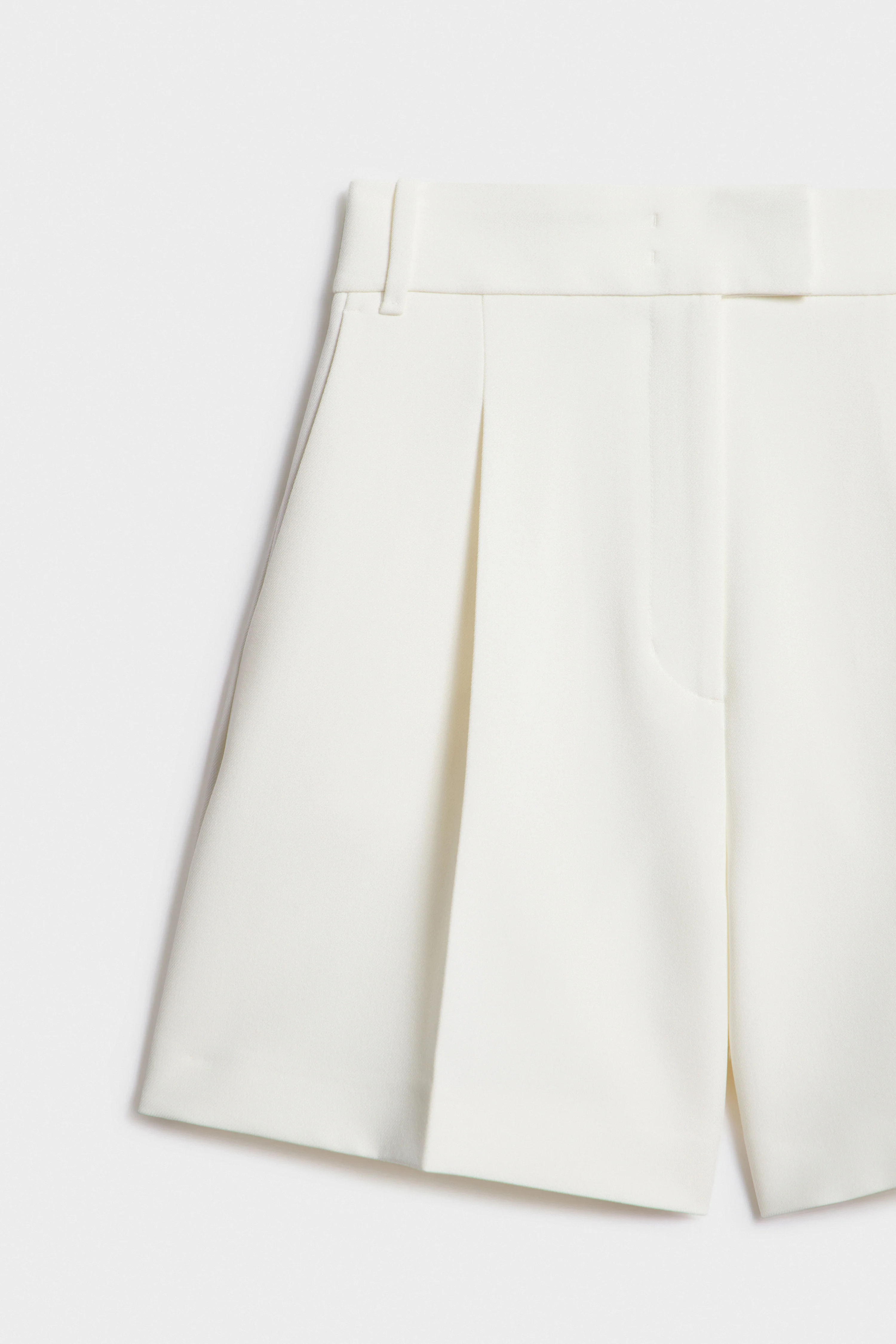 PLEATED BERMUDA SHORTS - Image 5