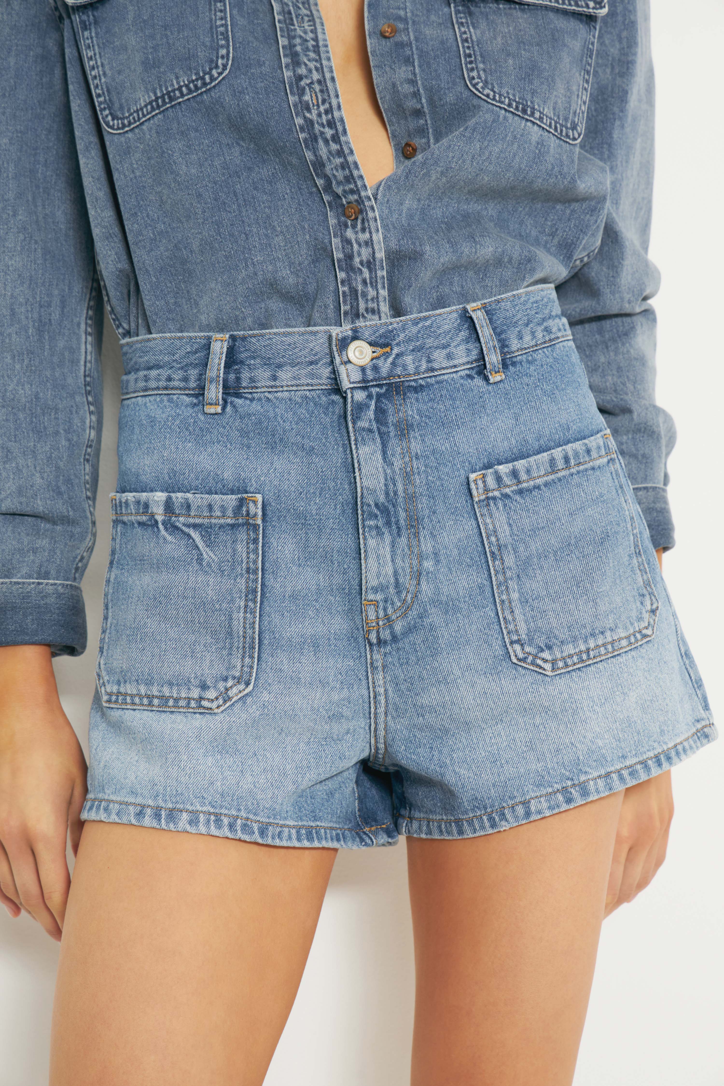 DENIM MINI SHORTS - Image 3