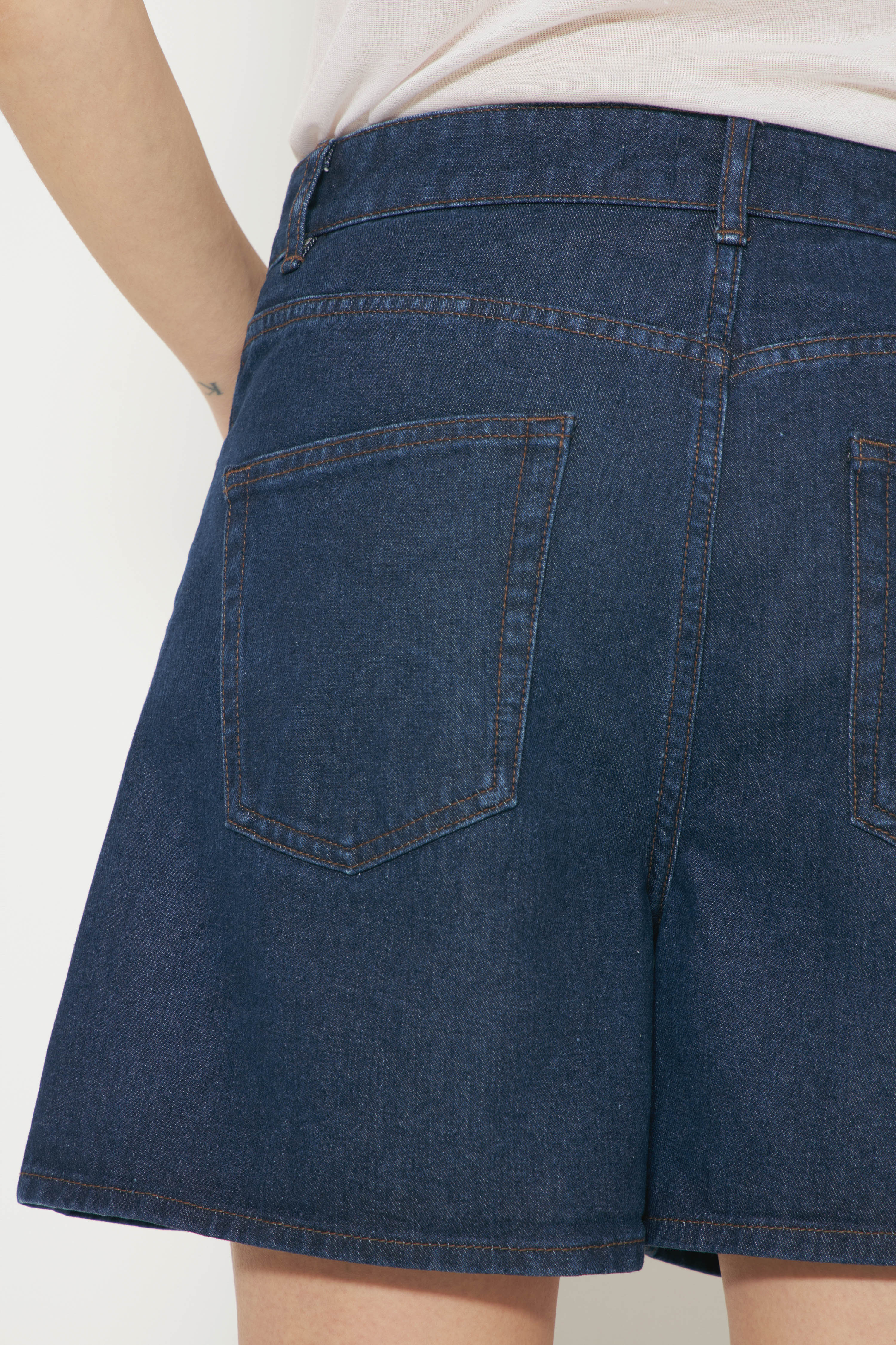 DENIM SHORTS - Image 4