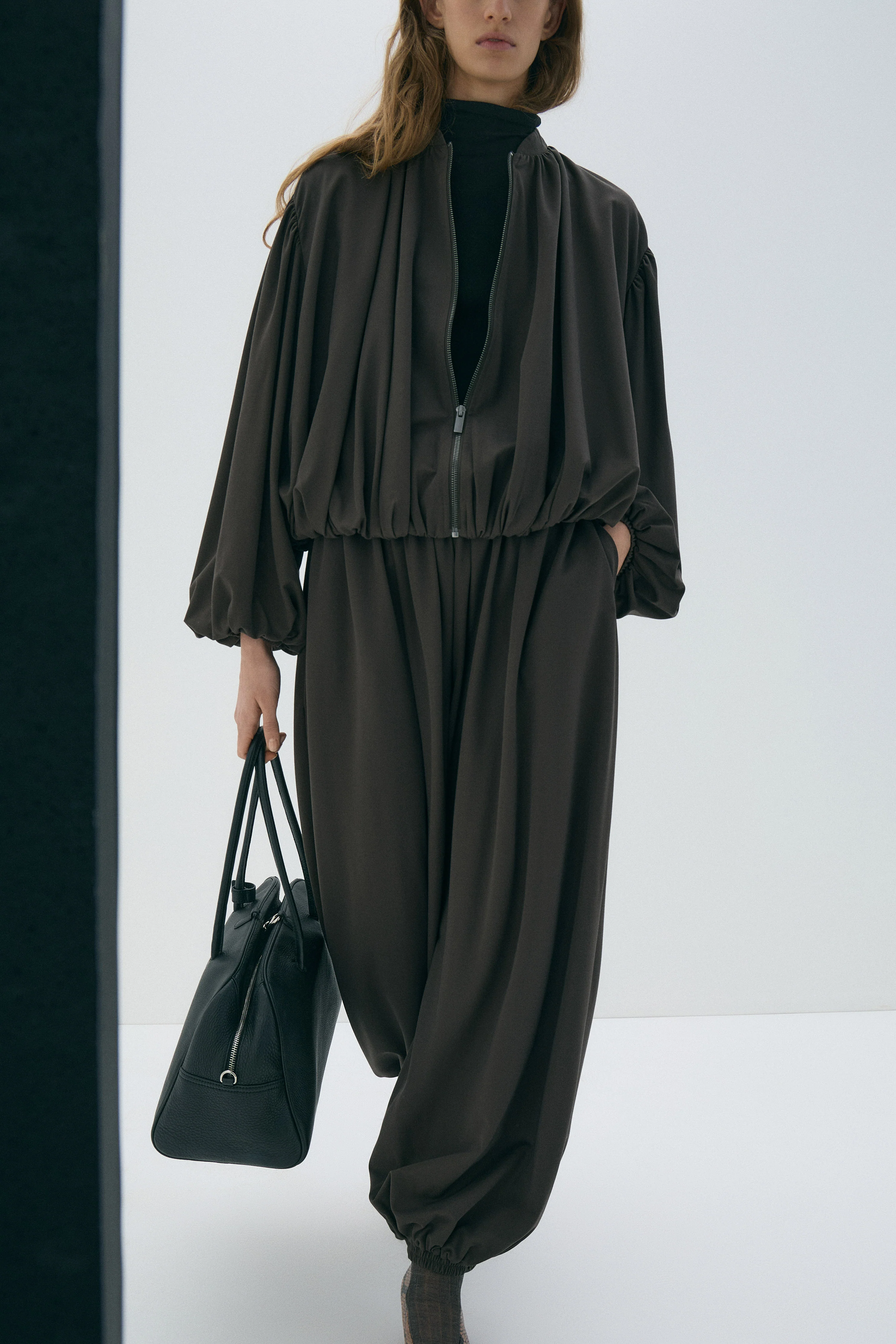 DRAPED BARREL LEG TROUSERS - Image 3
