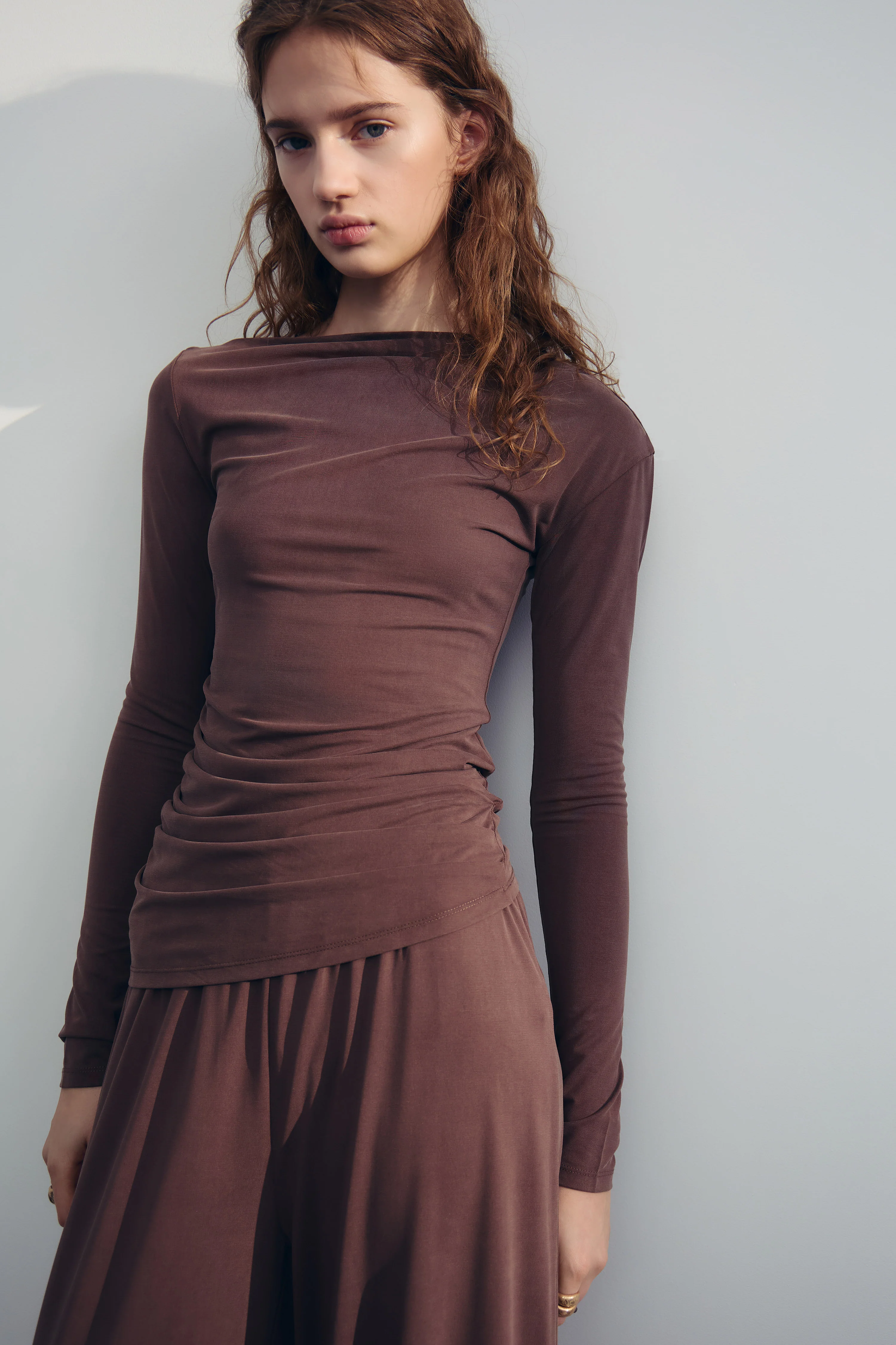 DRAPED LONG-SLEEVED T-SHIRT