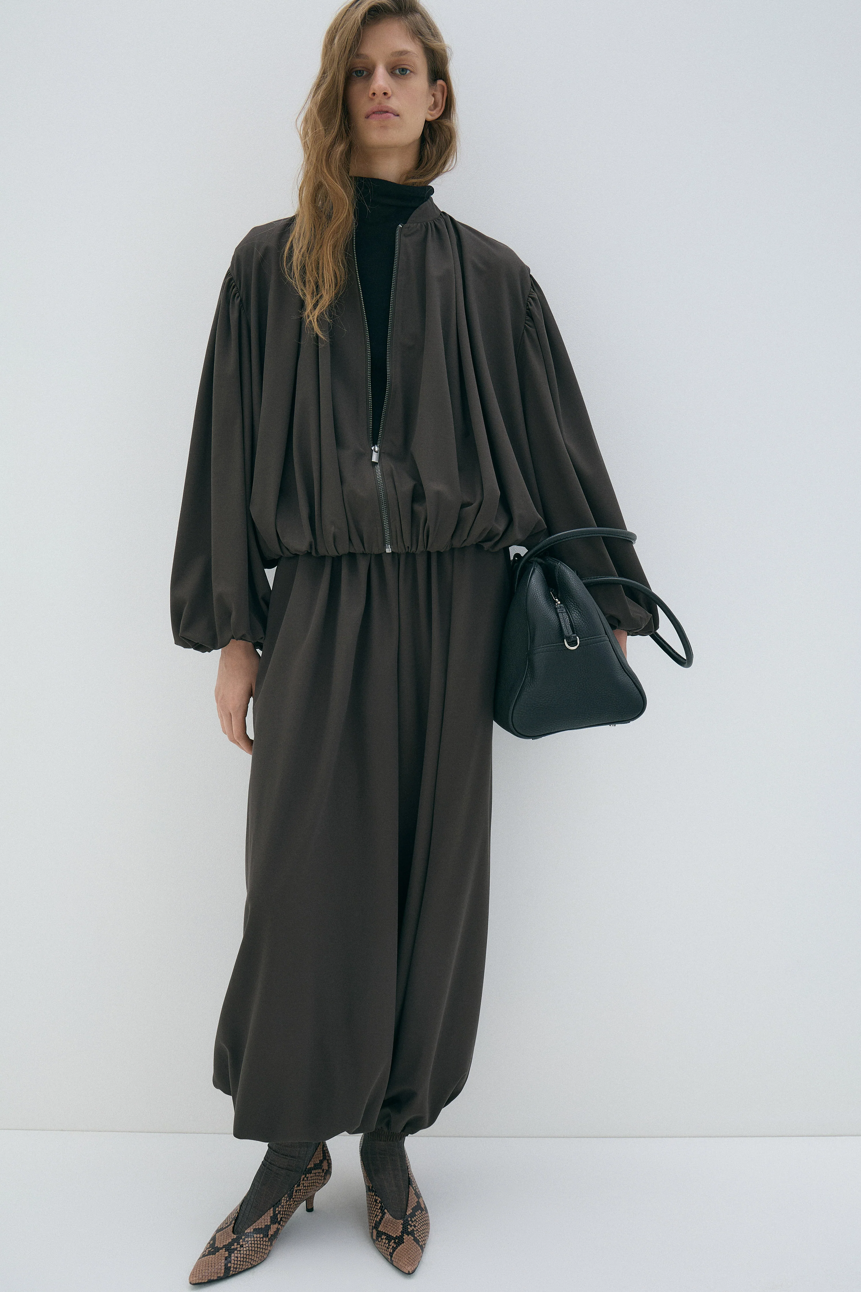 DRAPED VOLUME SWEATSHIRT - Image 3