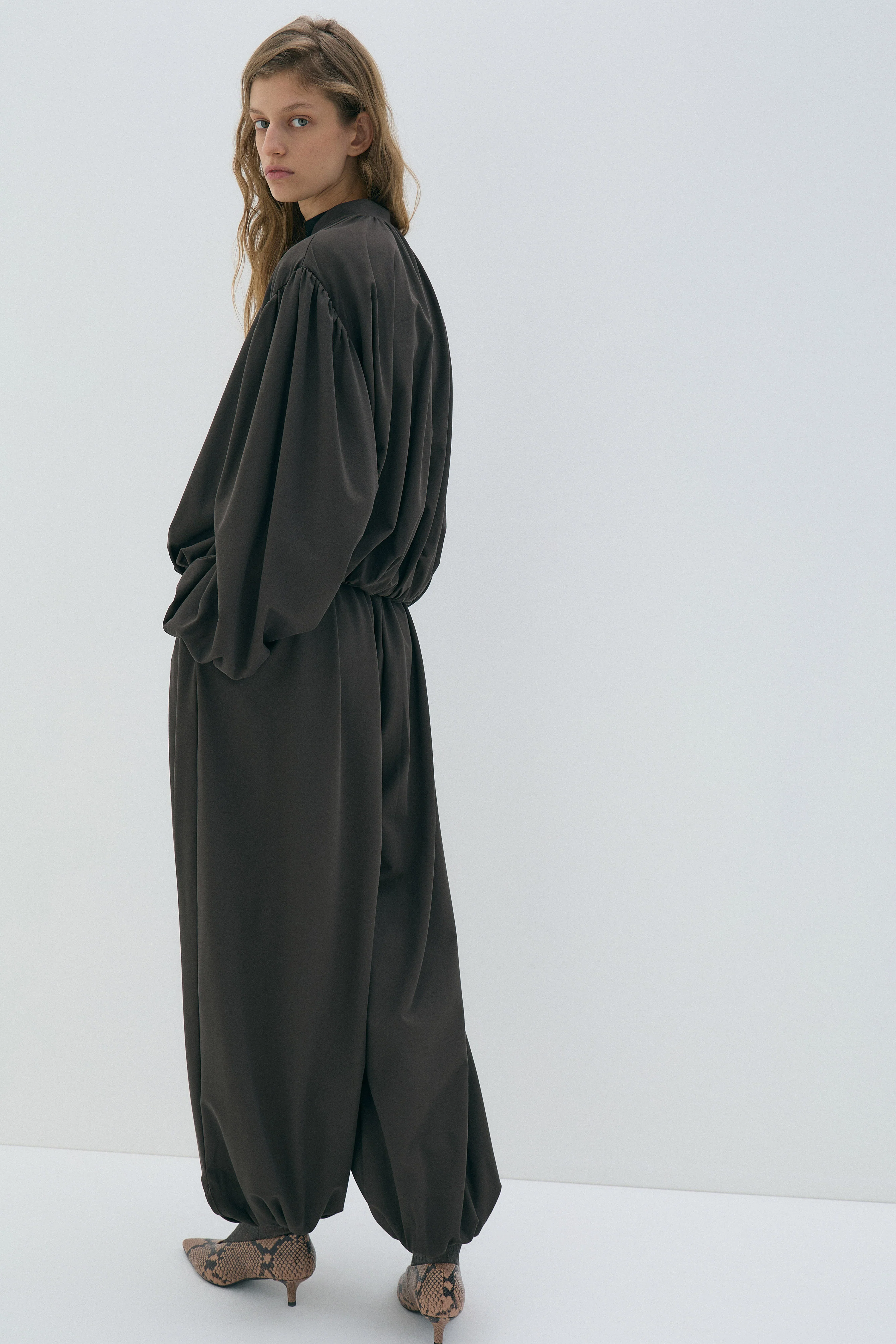 DRAPED VOLUME SWEATSHIRT - Image 4