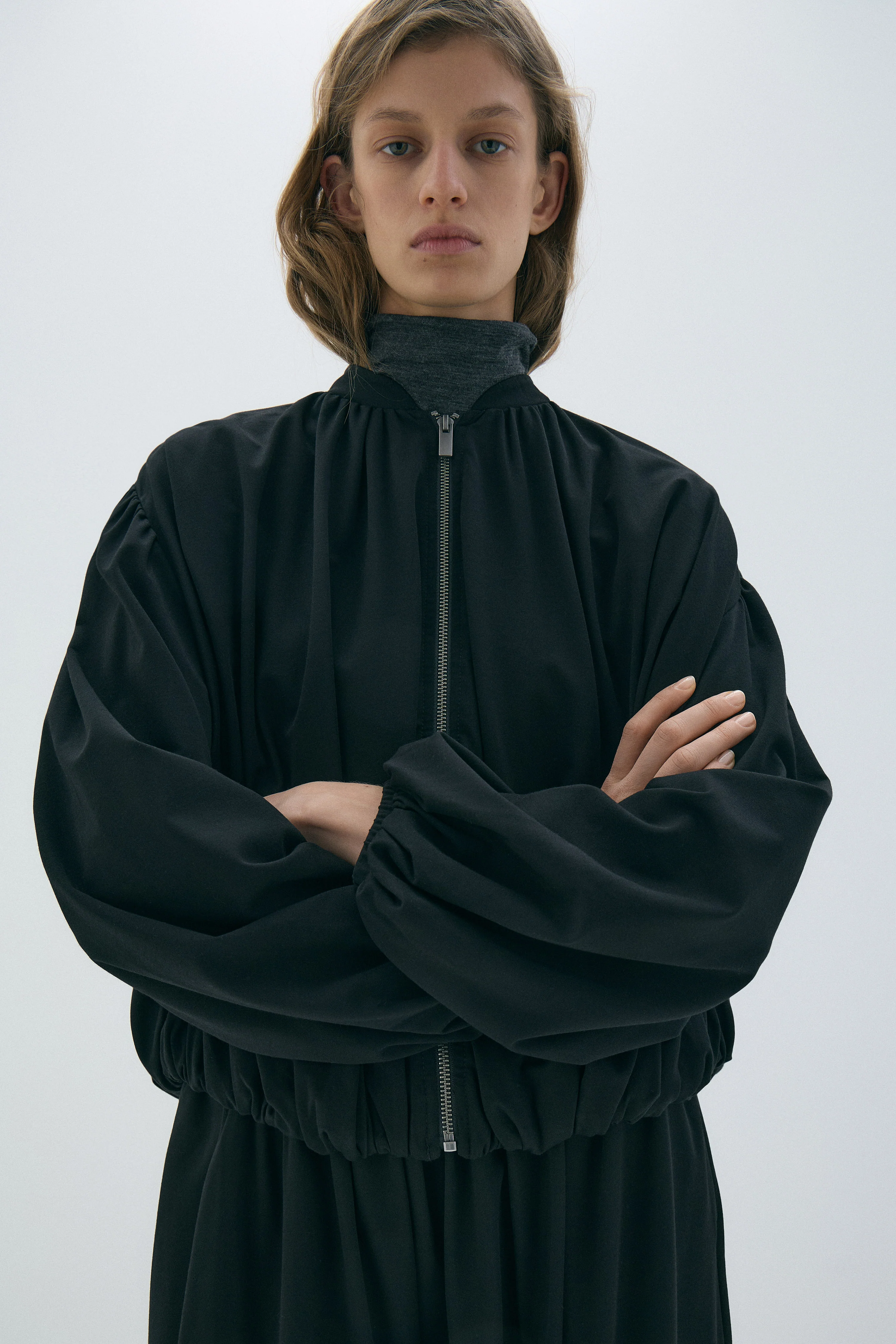 DRAPED VOLUME SWEATSHIRT