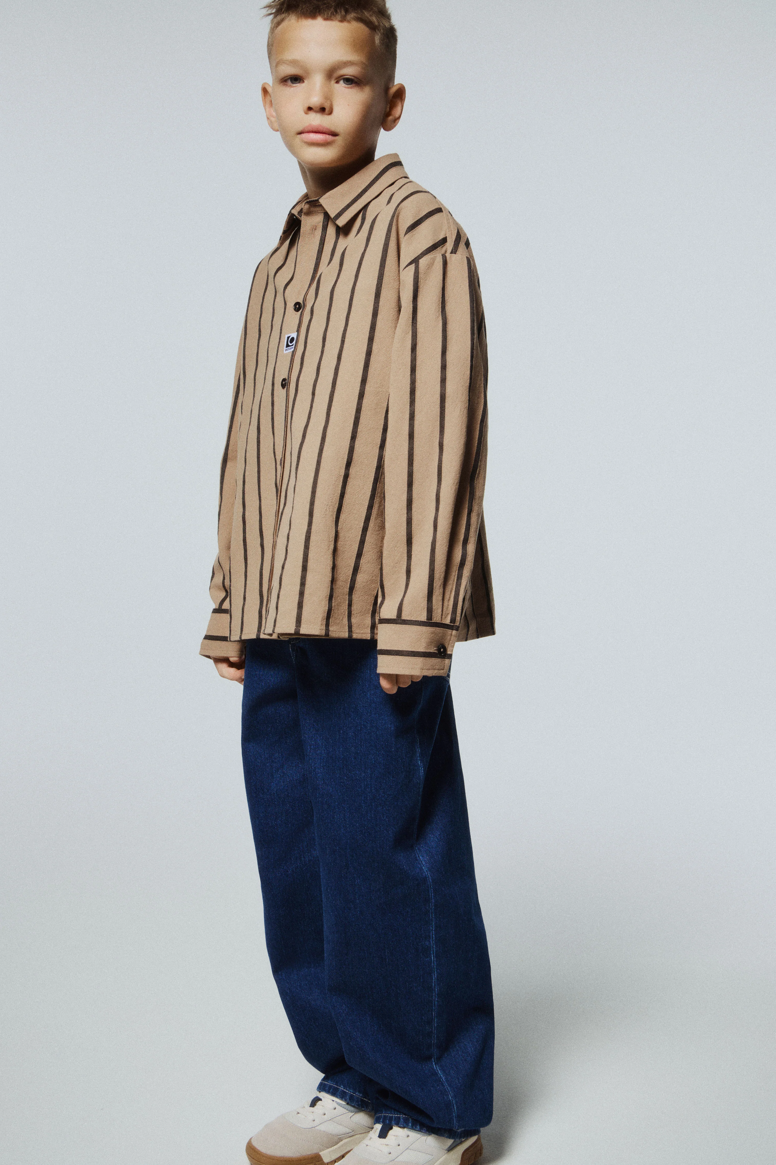 EMBELLISHED BAGGY JEANS - Image 3