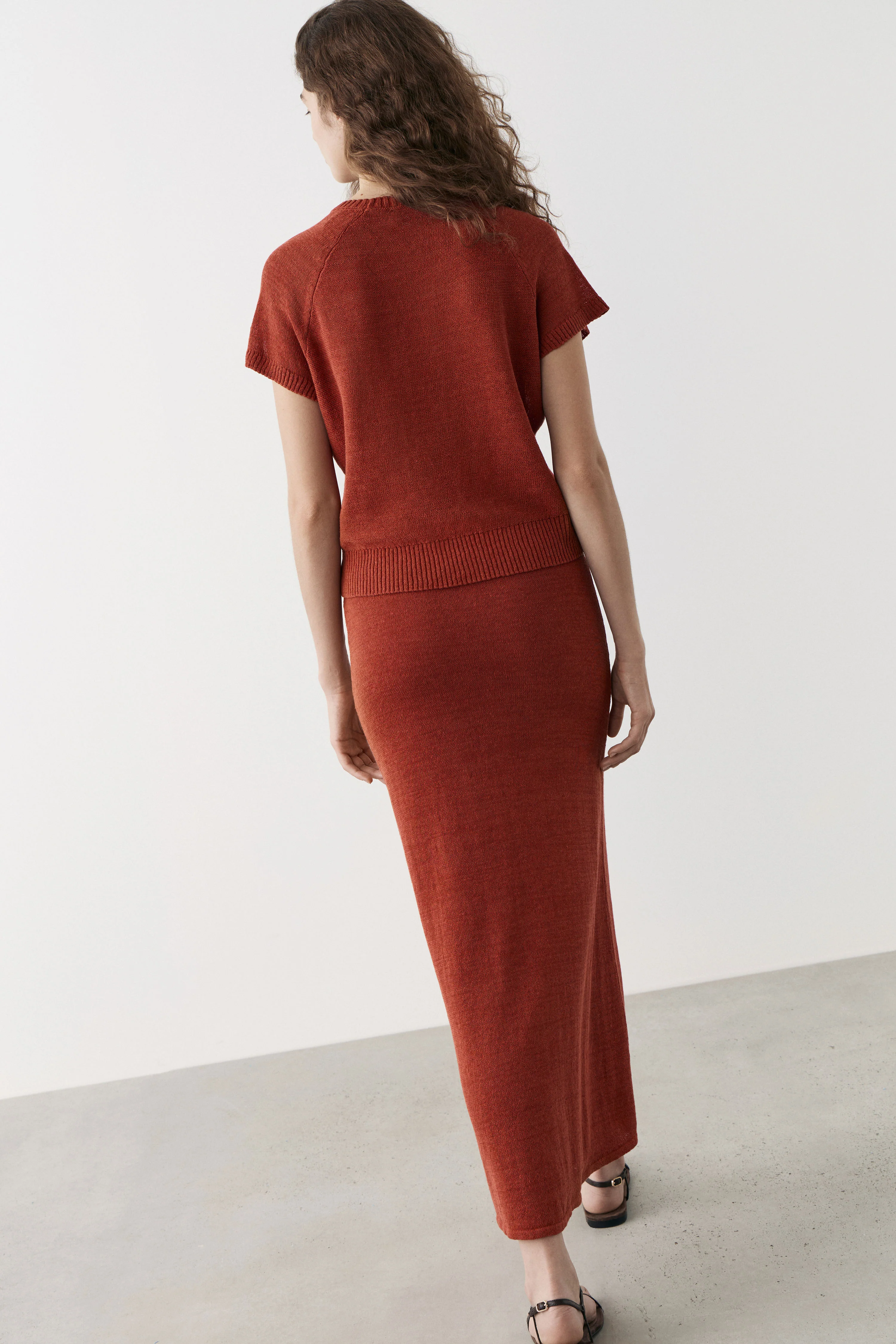 FINE-KNIT COTTON-LINEN SWEATER - Image 4