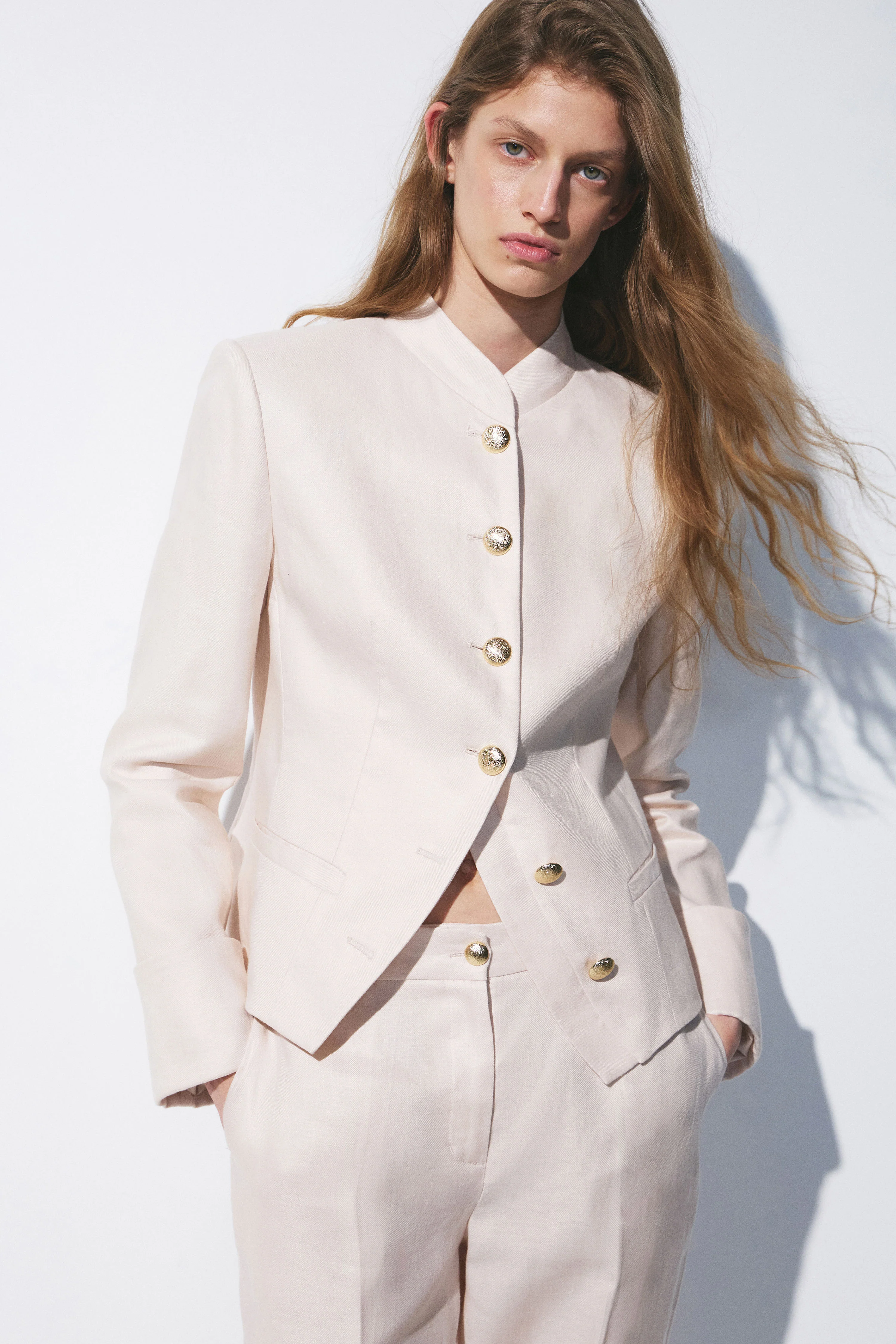 FITTED LINEN BLAZER