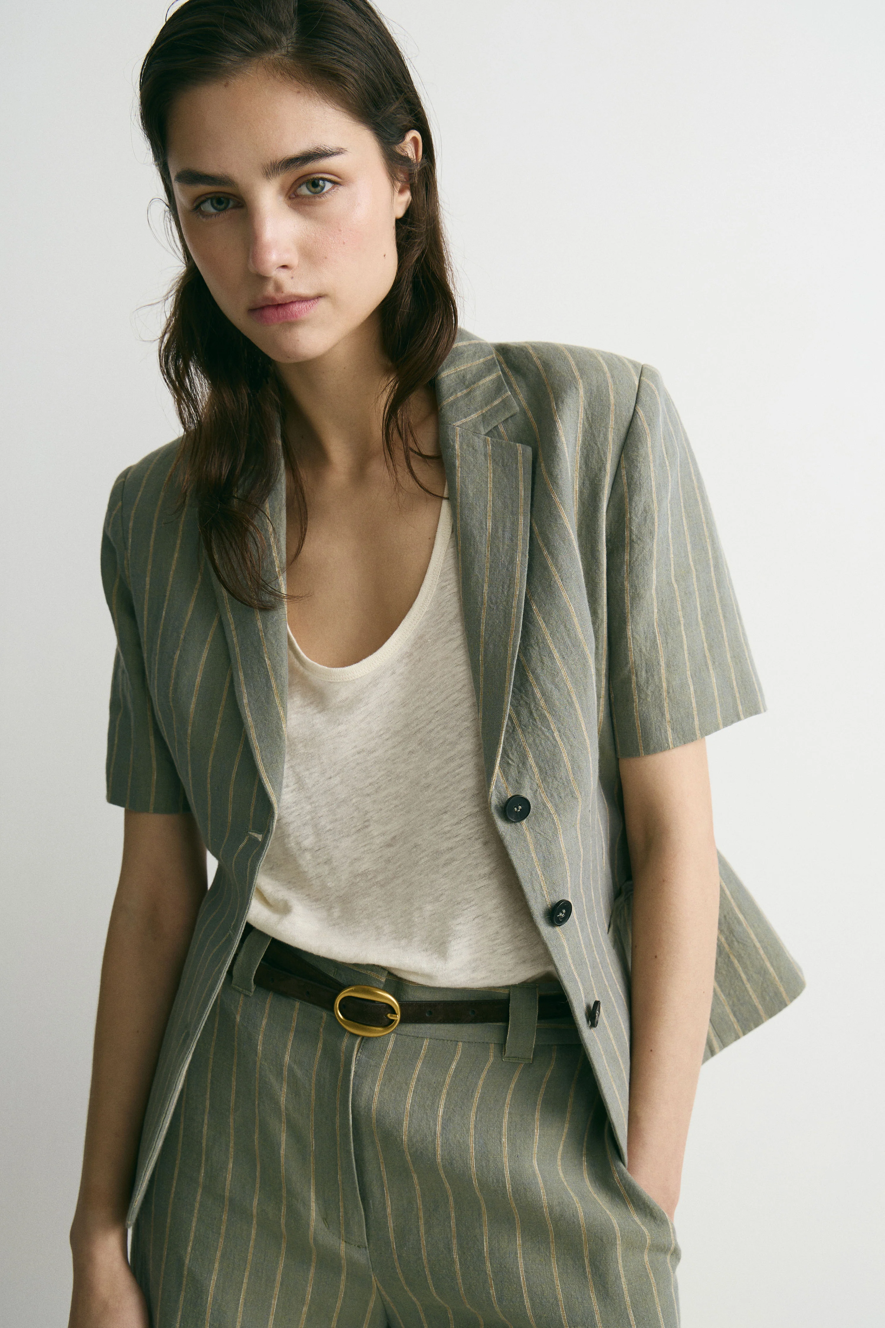 FITTED LINEN BLAZER