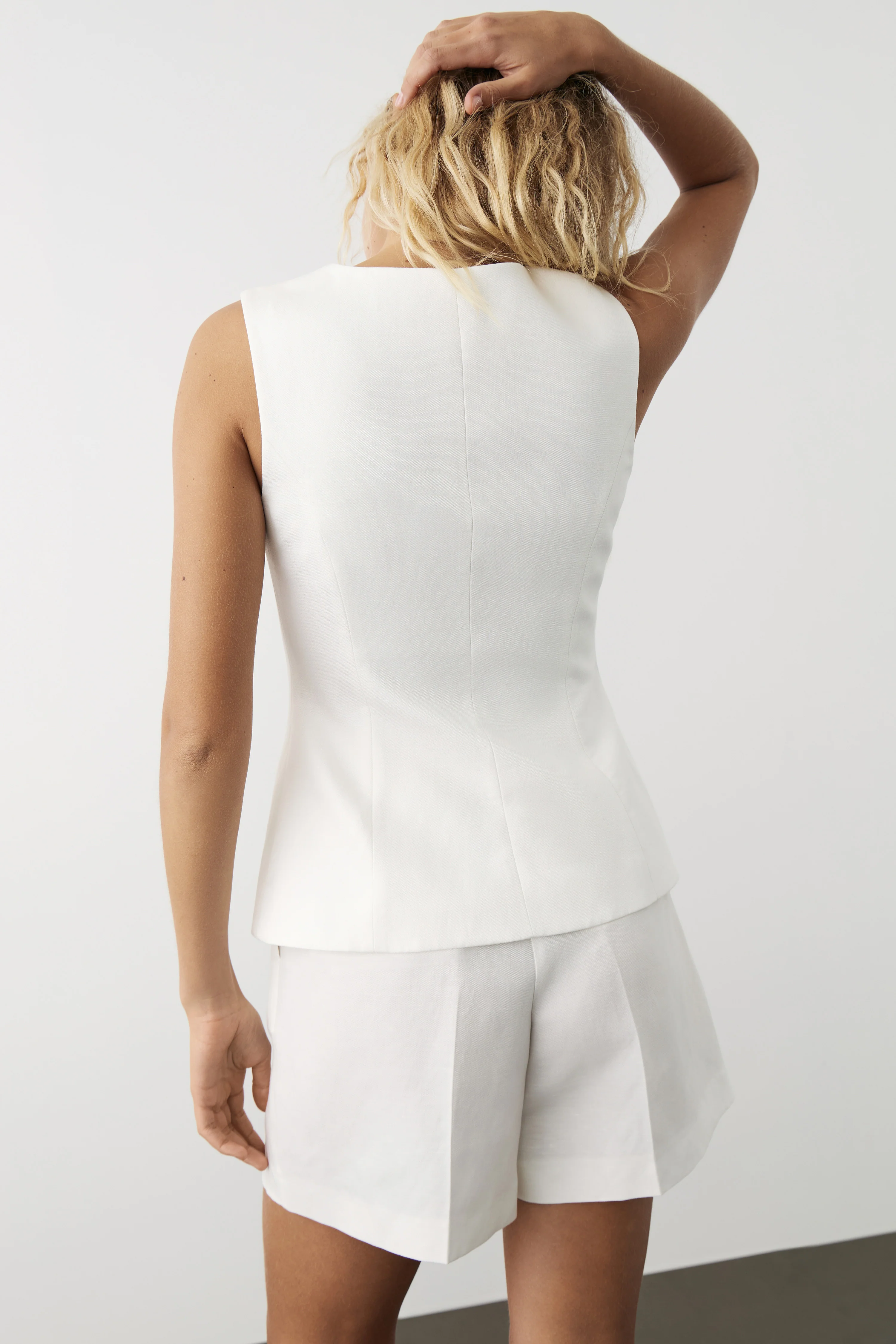 FITTED LYOCELL-LINEN WAISTCOAT - Image 4
