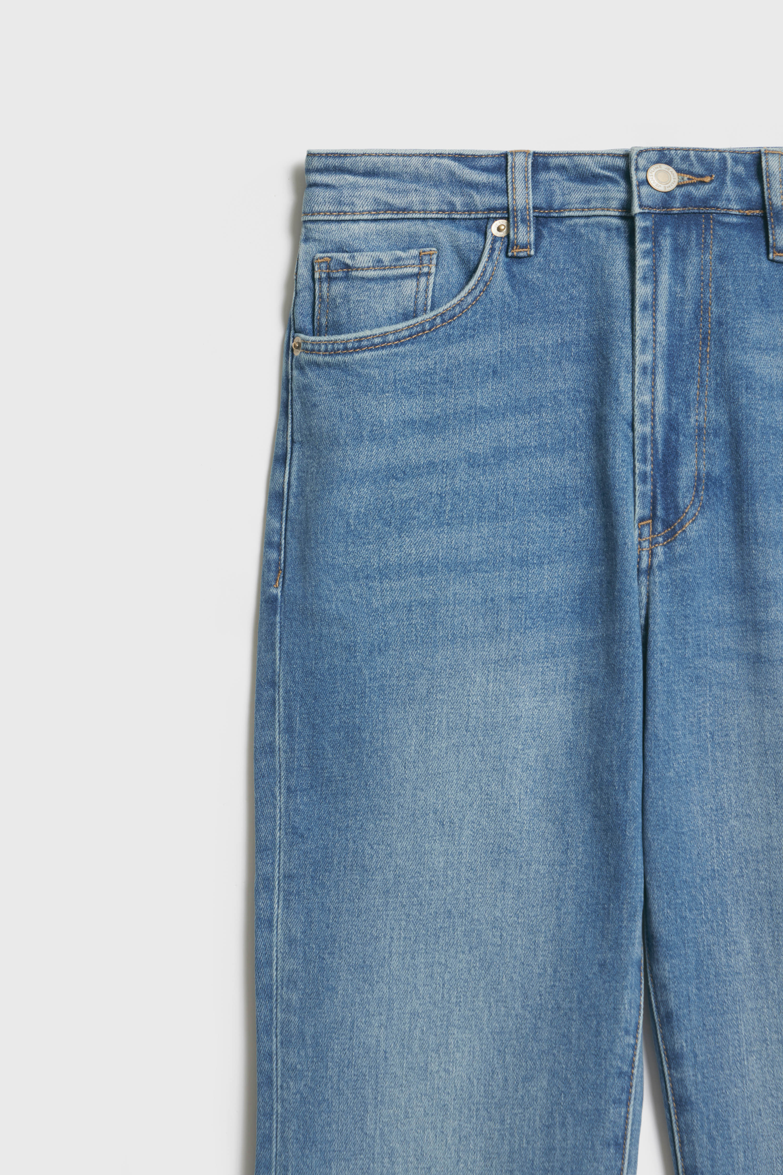 FLARE HIGH-WAIST JEANS - Image 9