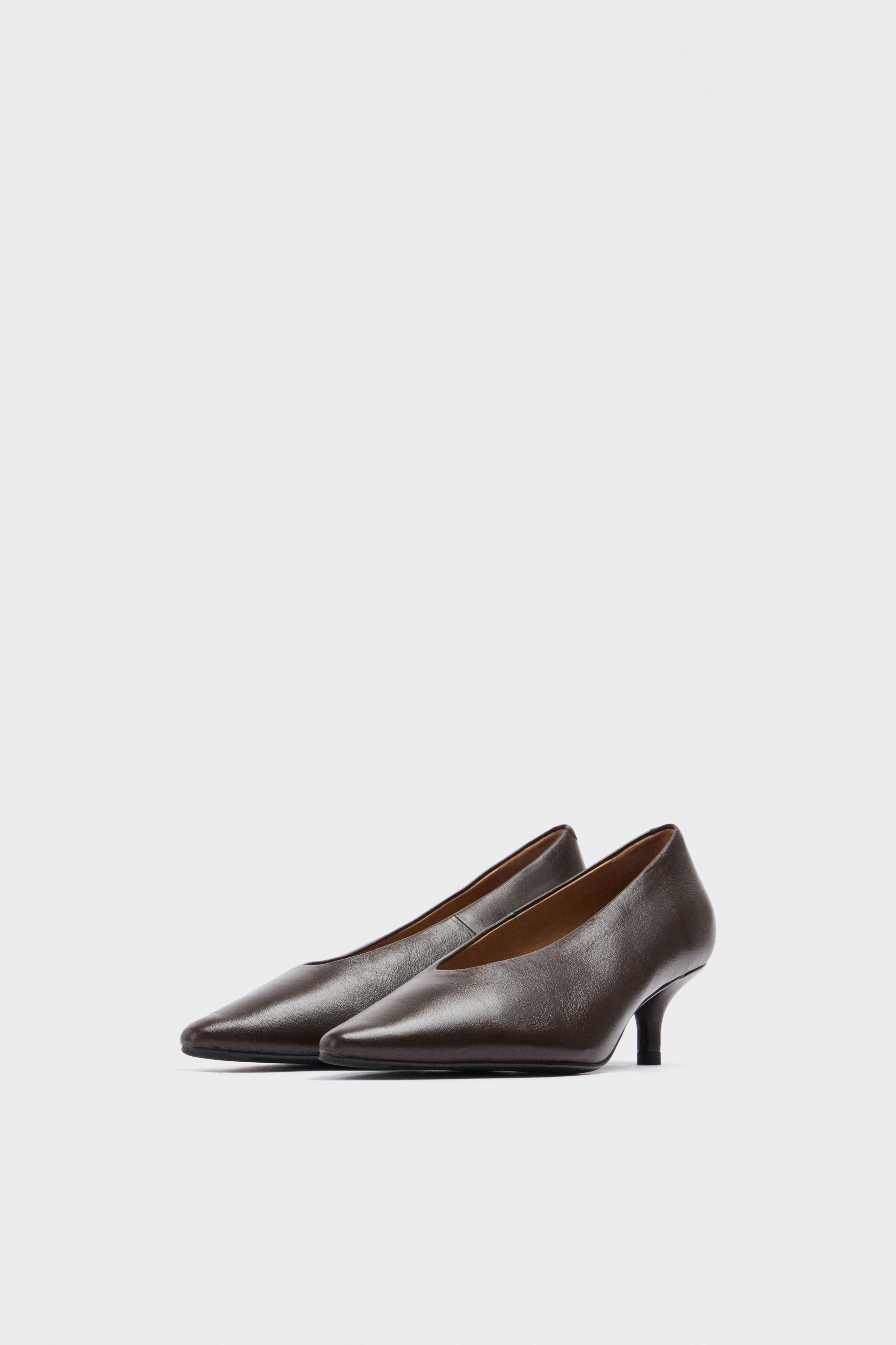 HEELED LEATHER SHOES
