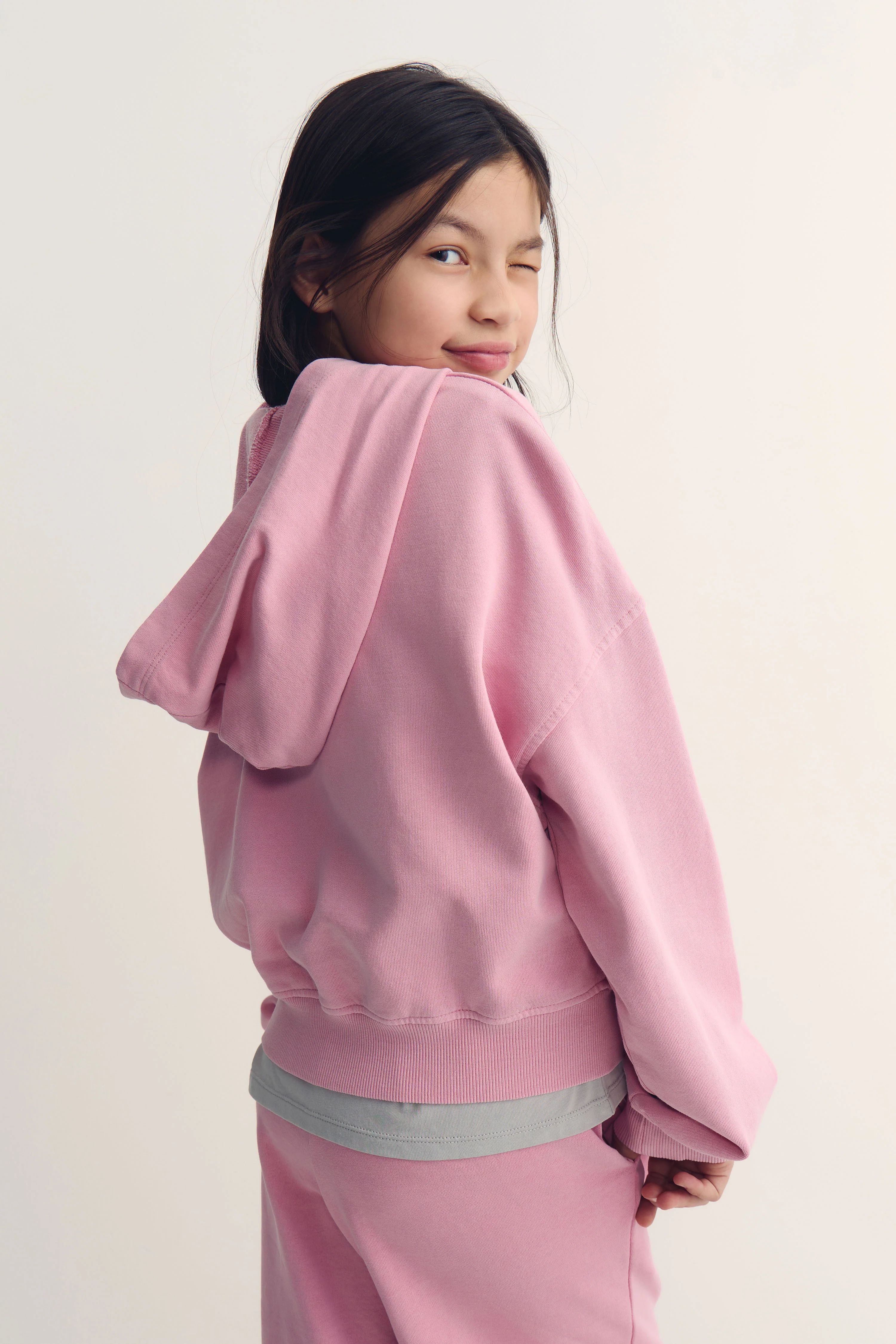 HOODED ZIP-UP SWEATSHIRT