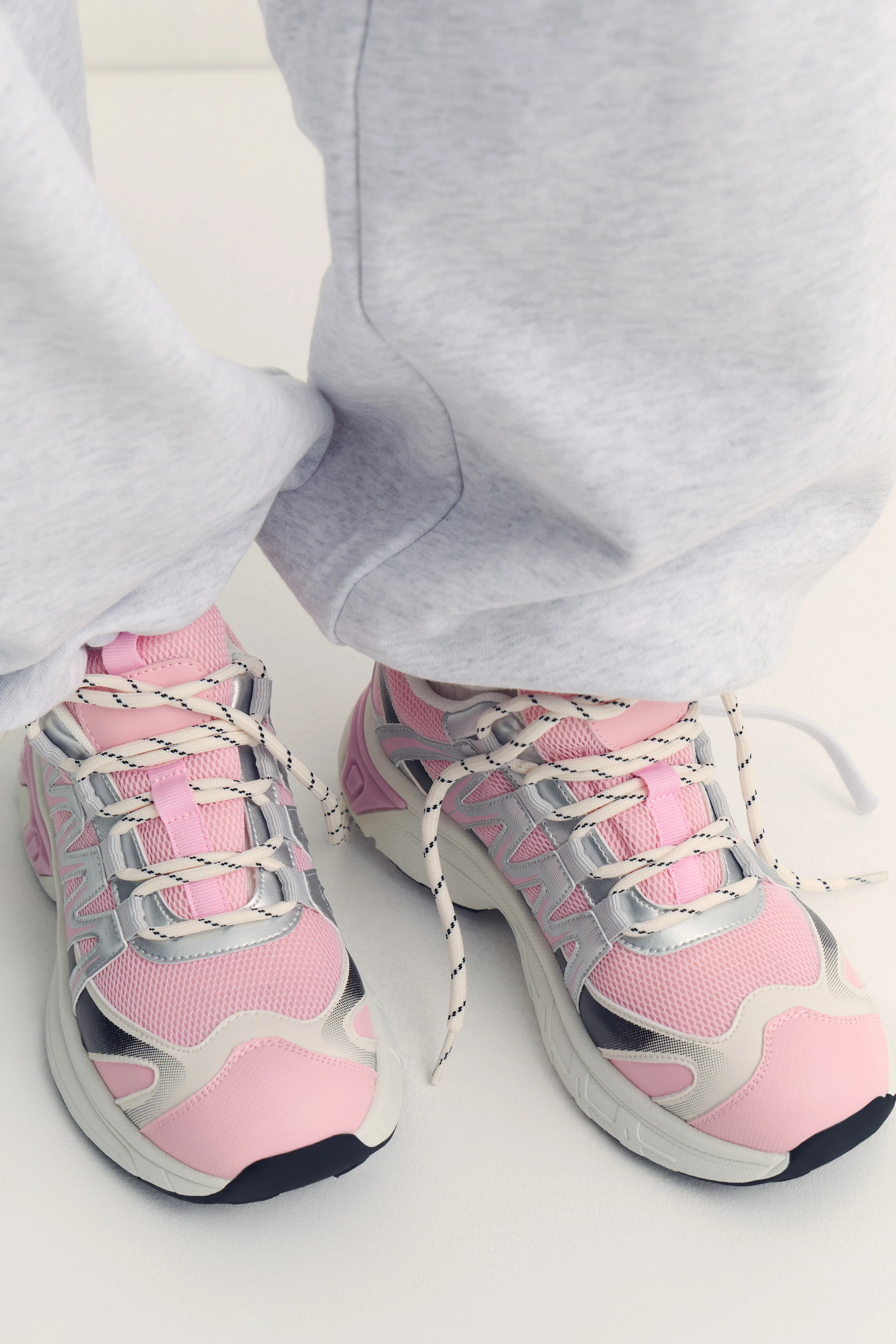 HYBRID TRAINERS - Image 2