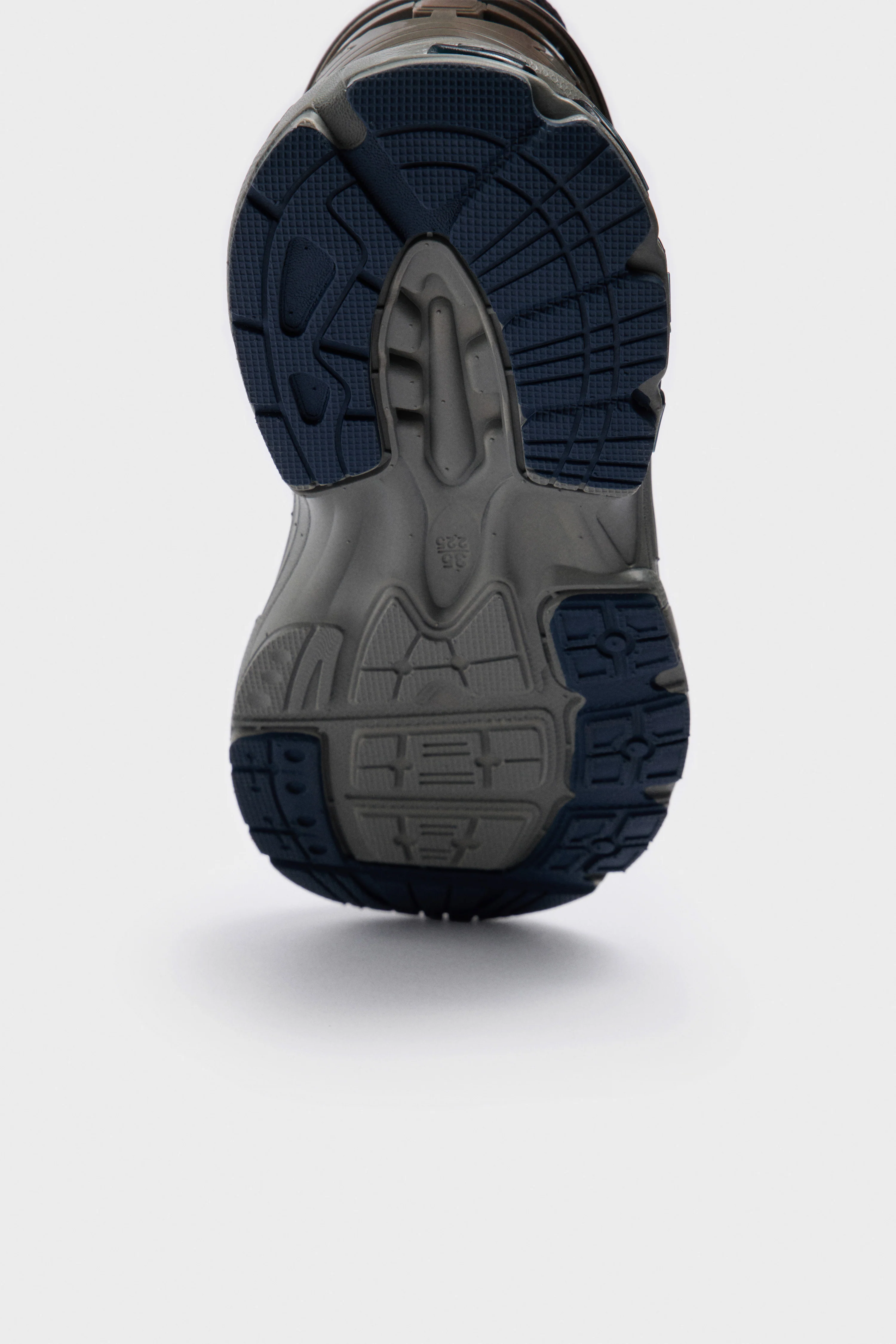 HYBRID TRAINERS - Image 8