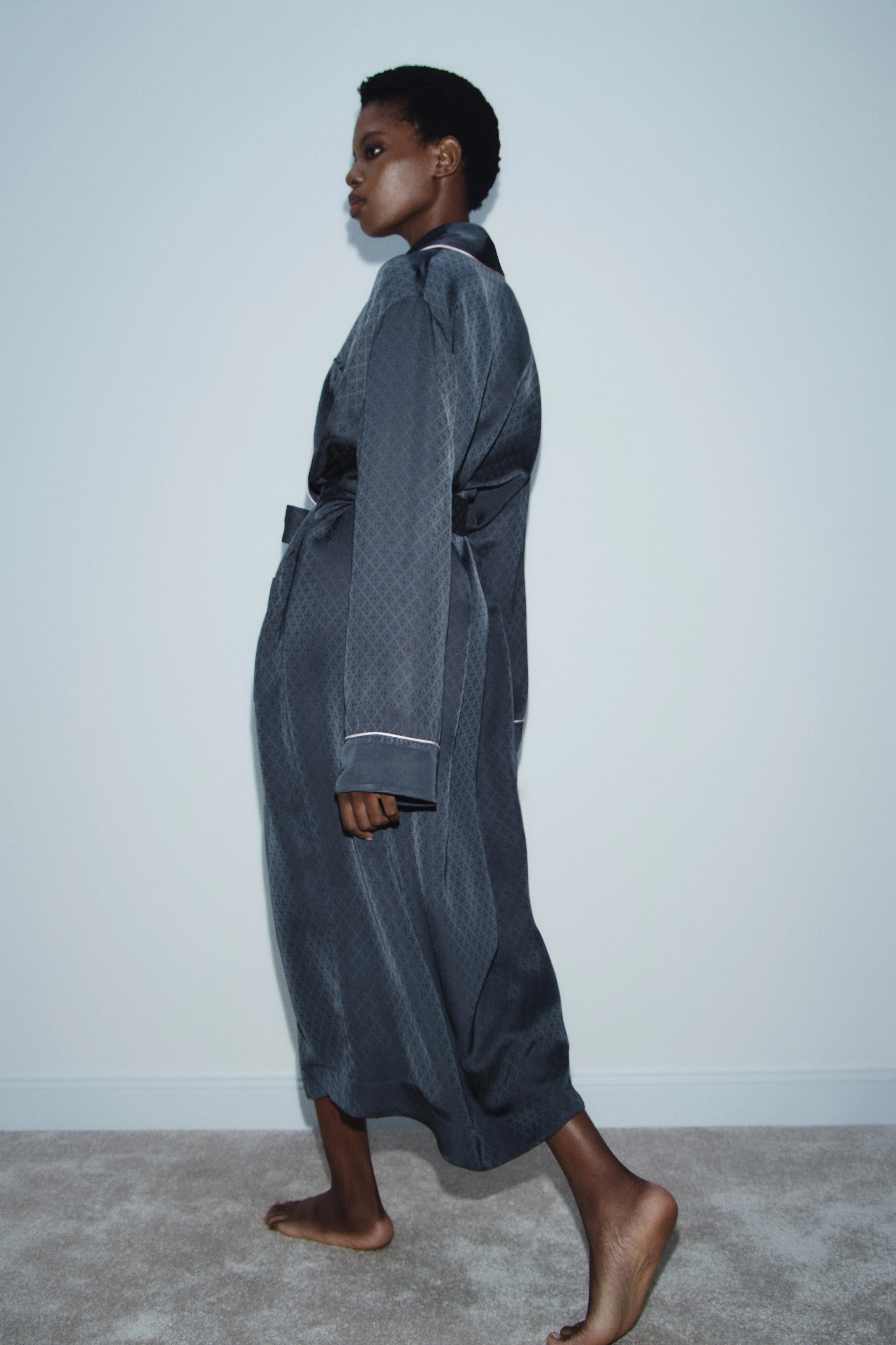 JACQUARD-WEAVE ROBE - Image 3