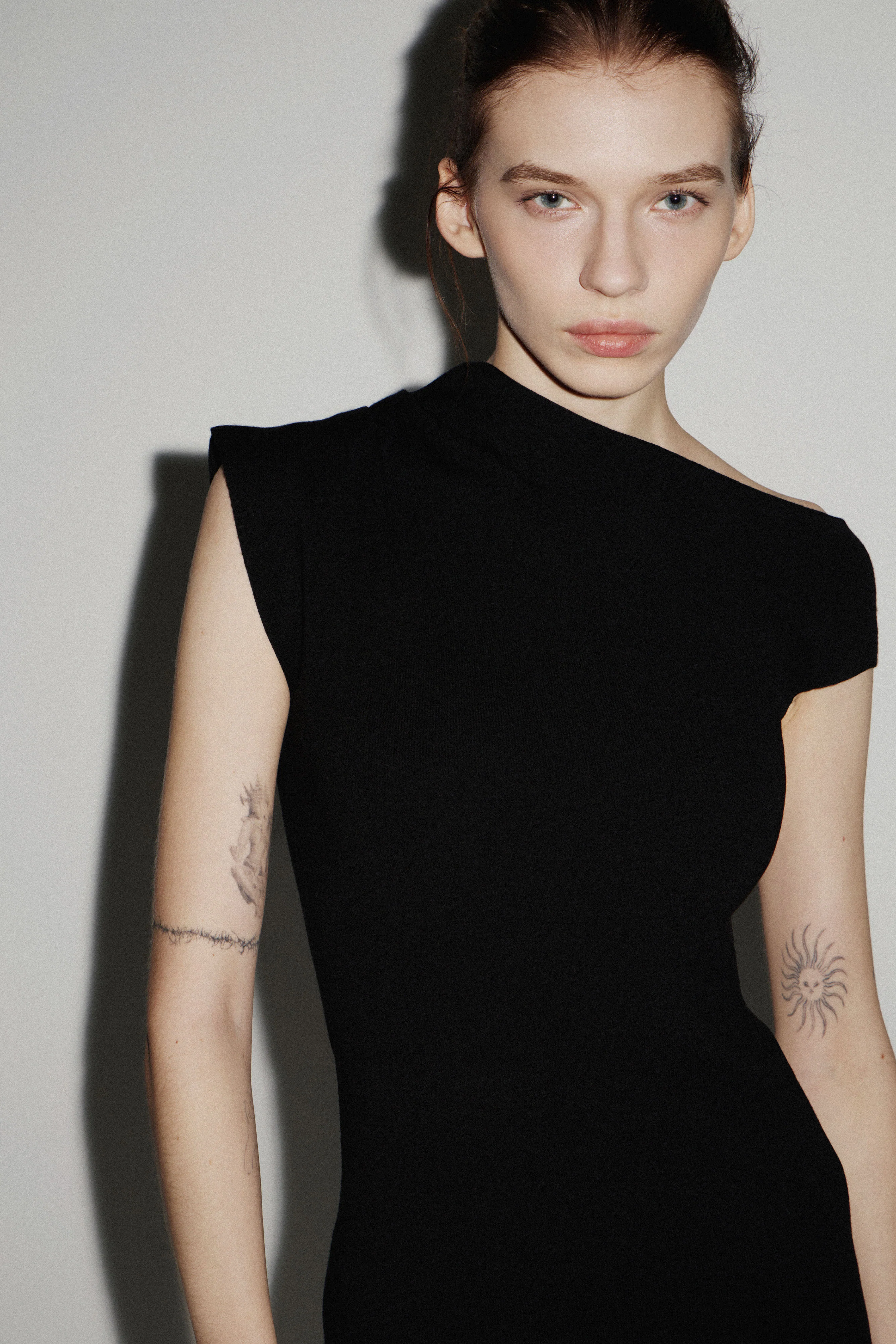 DRAPED KNIT VISCOSE MIDI DRESS - Image 3