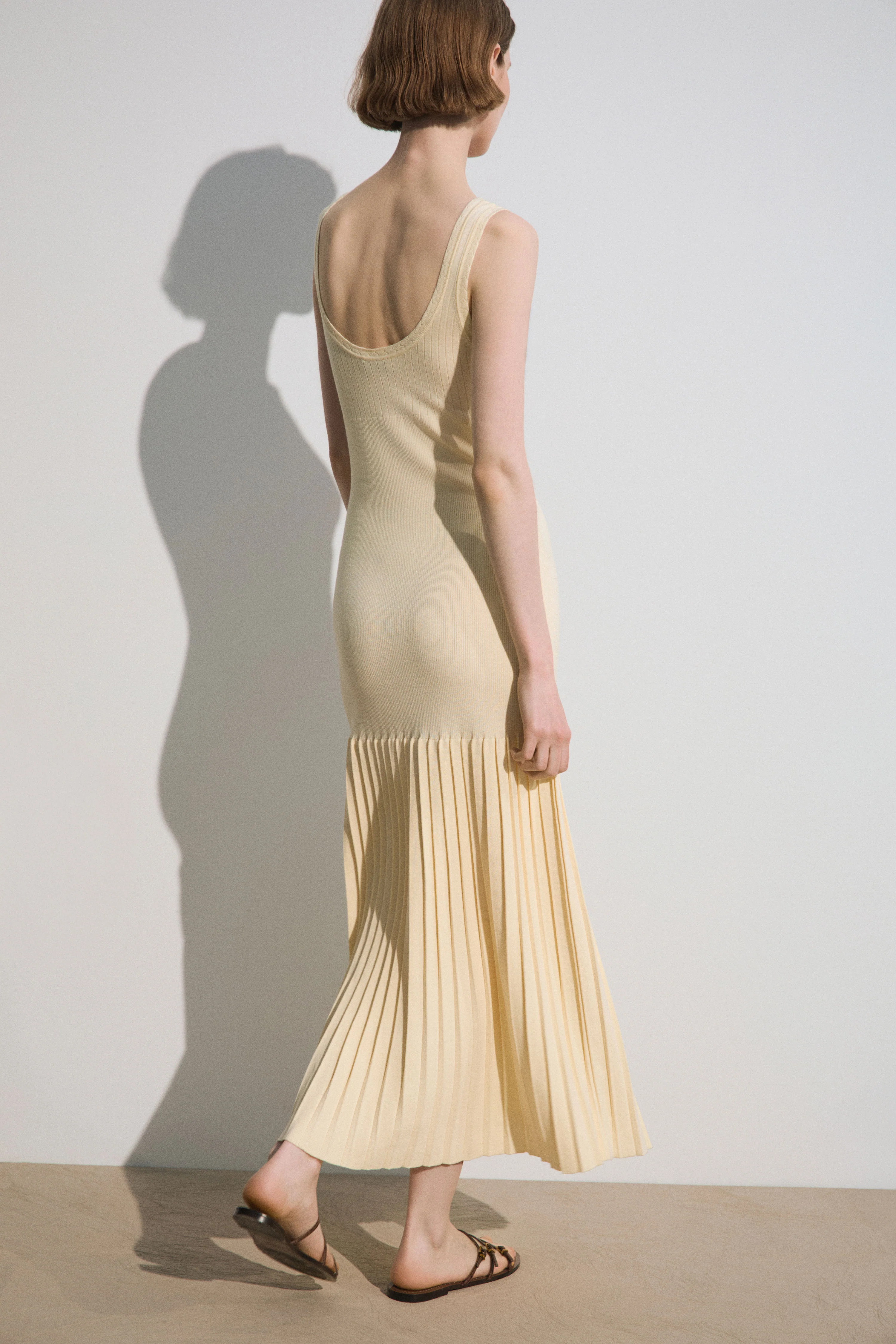 KNITTED VISCOSE DRESS - Image 4