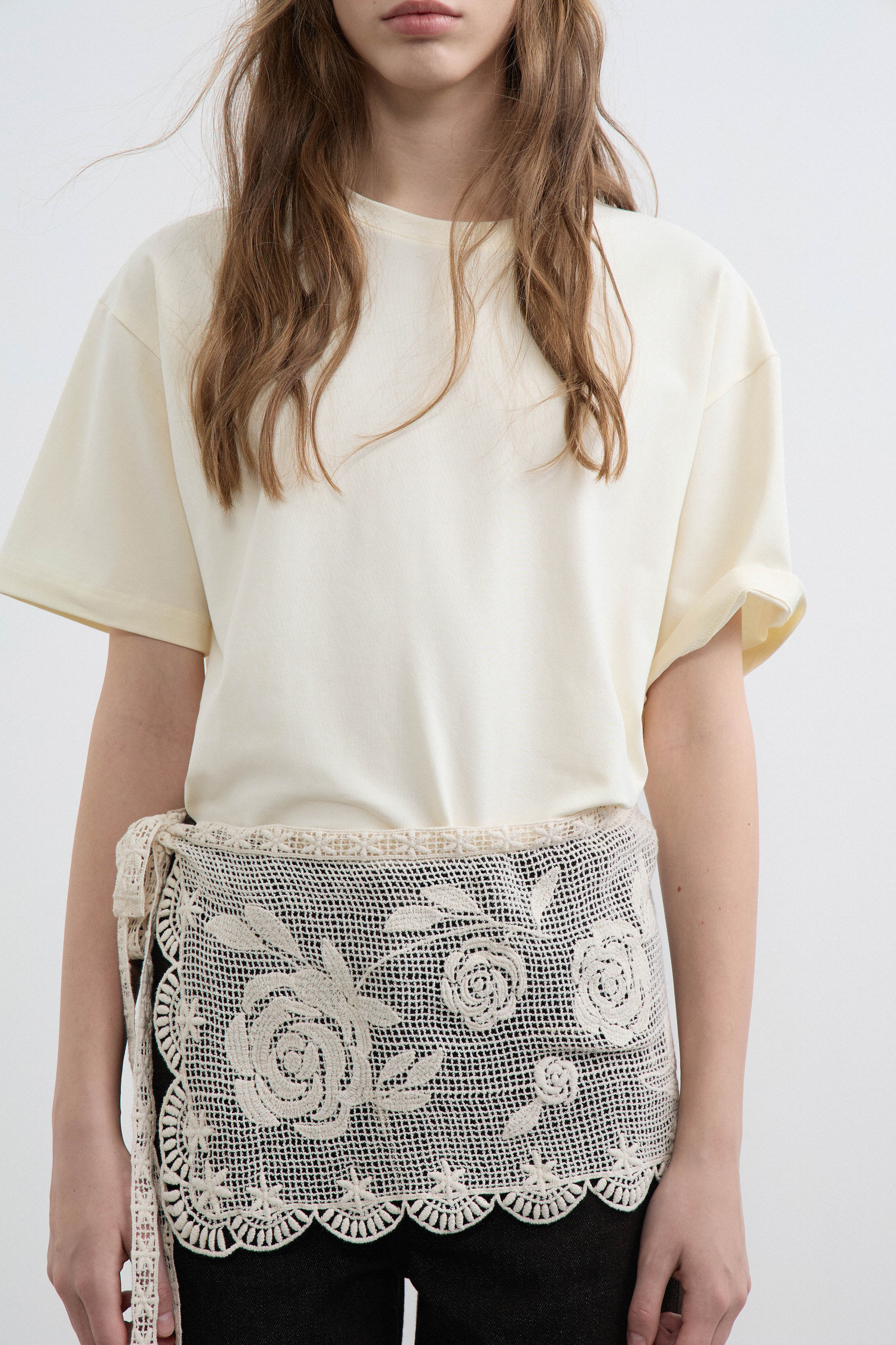 LACE APPLIQUÉ COTTON T-SHIRT - Image 2