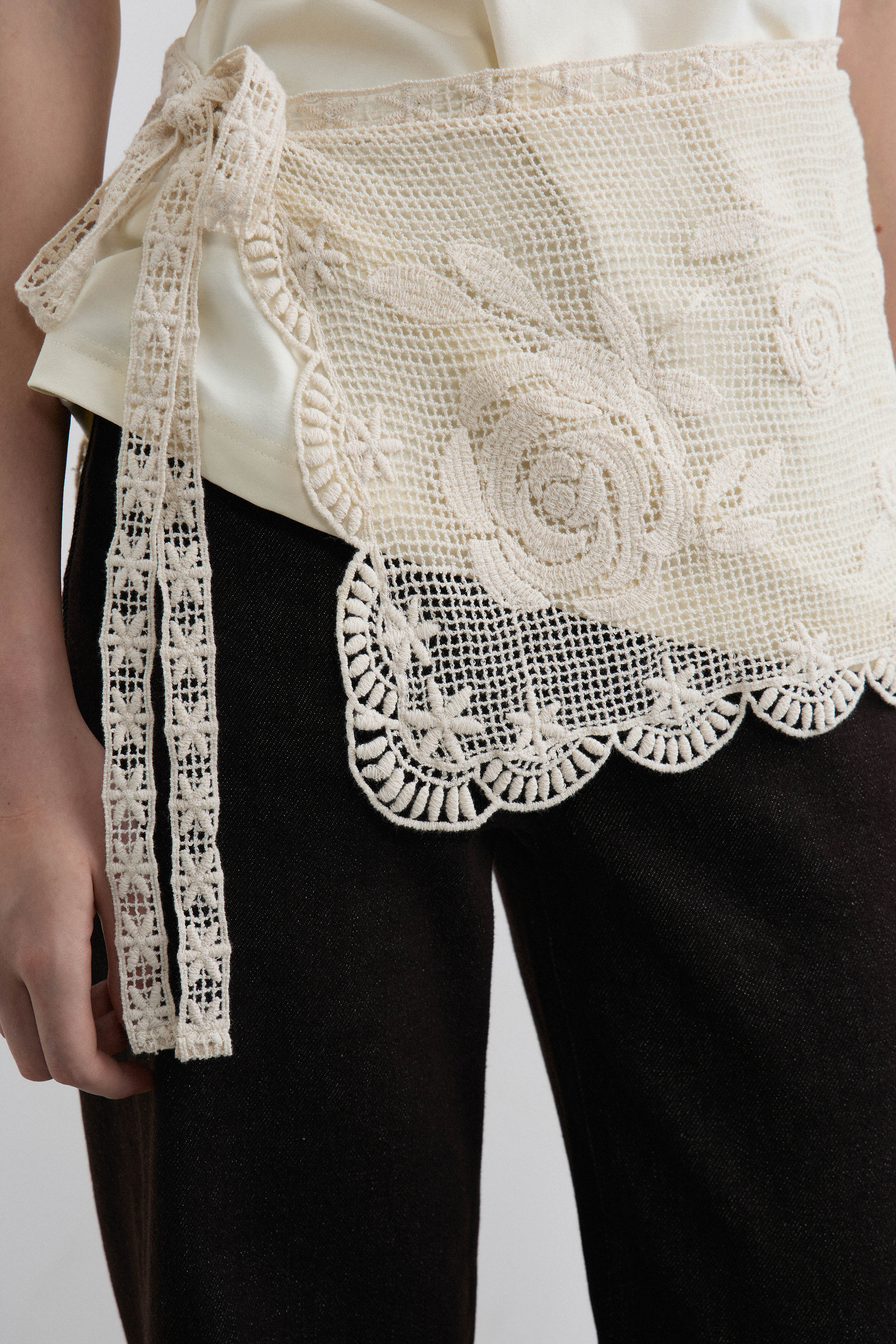LACE APPLIQUÉ COTTON T-SHIRT - Image 3