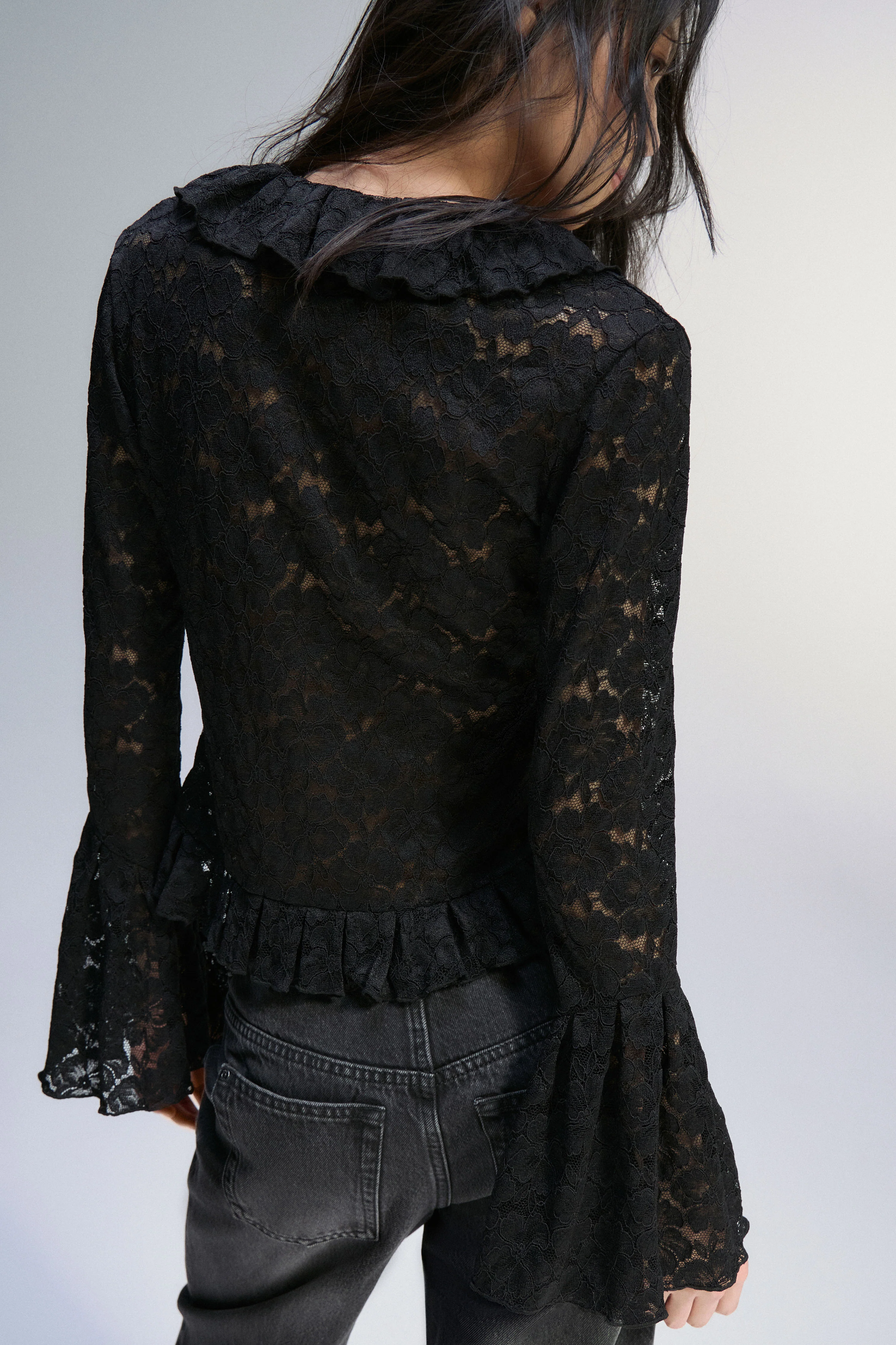LACE RUFFLE BLOUSE - Image 4
