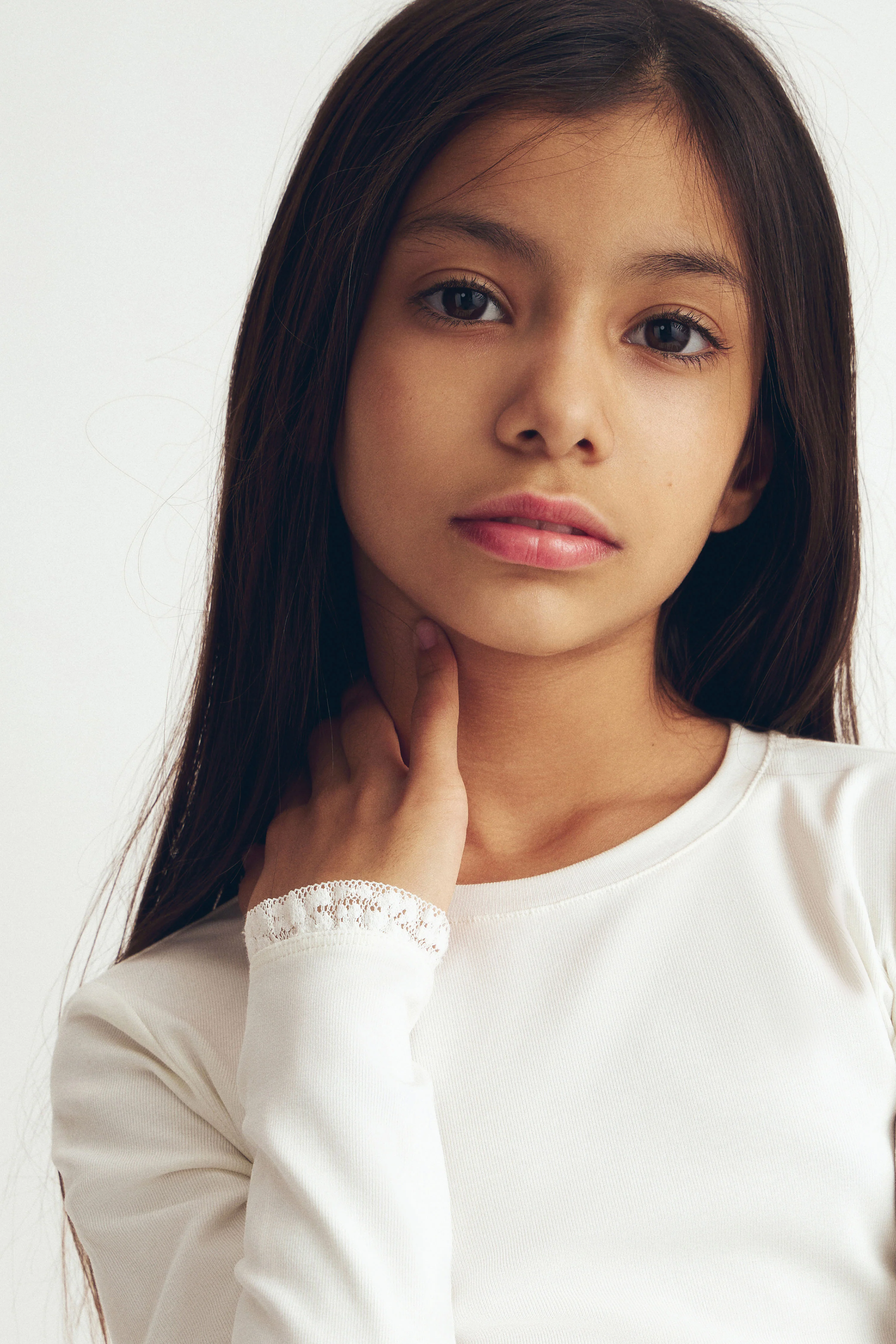 LACE-TRIMMED LONG-SLEEVED TOP