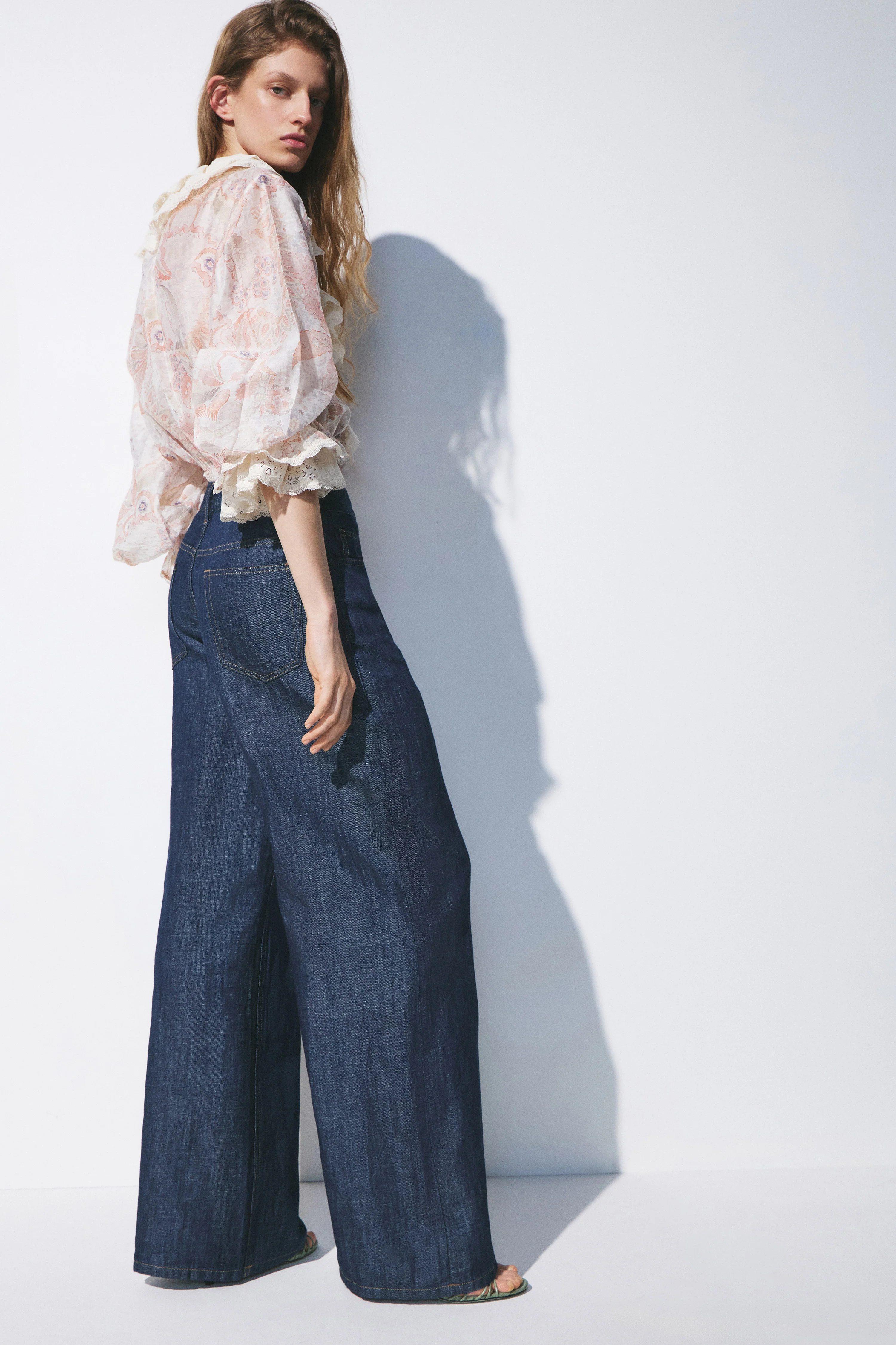 LACE-TRIMMED LYOCELL-LINEN BLOUSE - Image 4