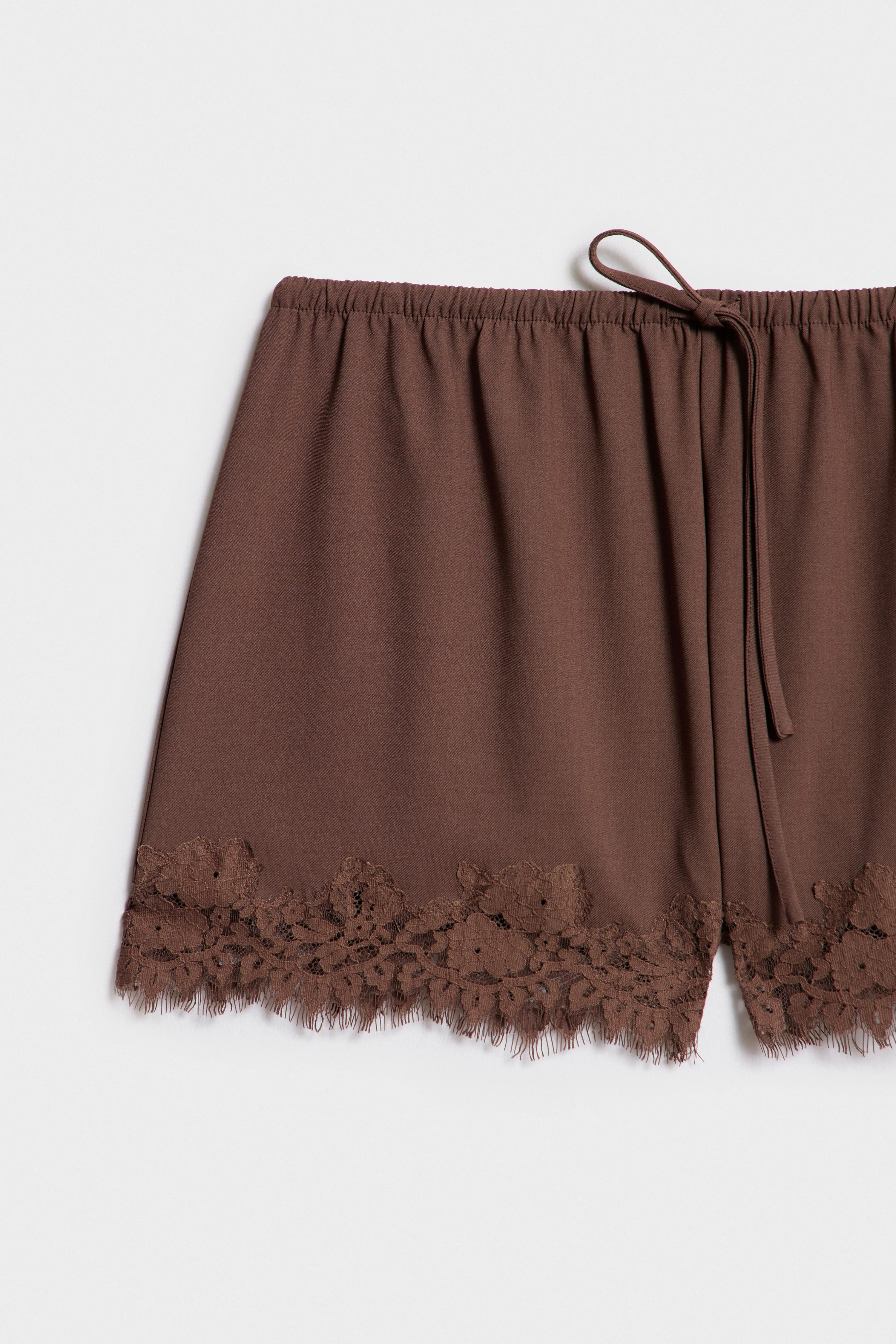 LACE-TRIMMED SHORTS - Image 7