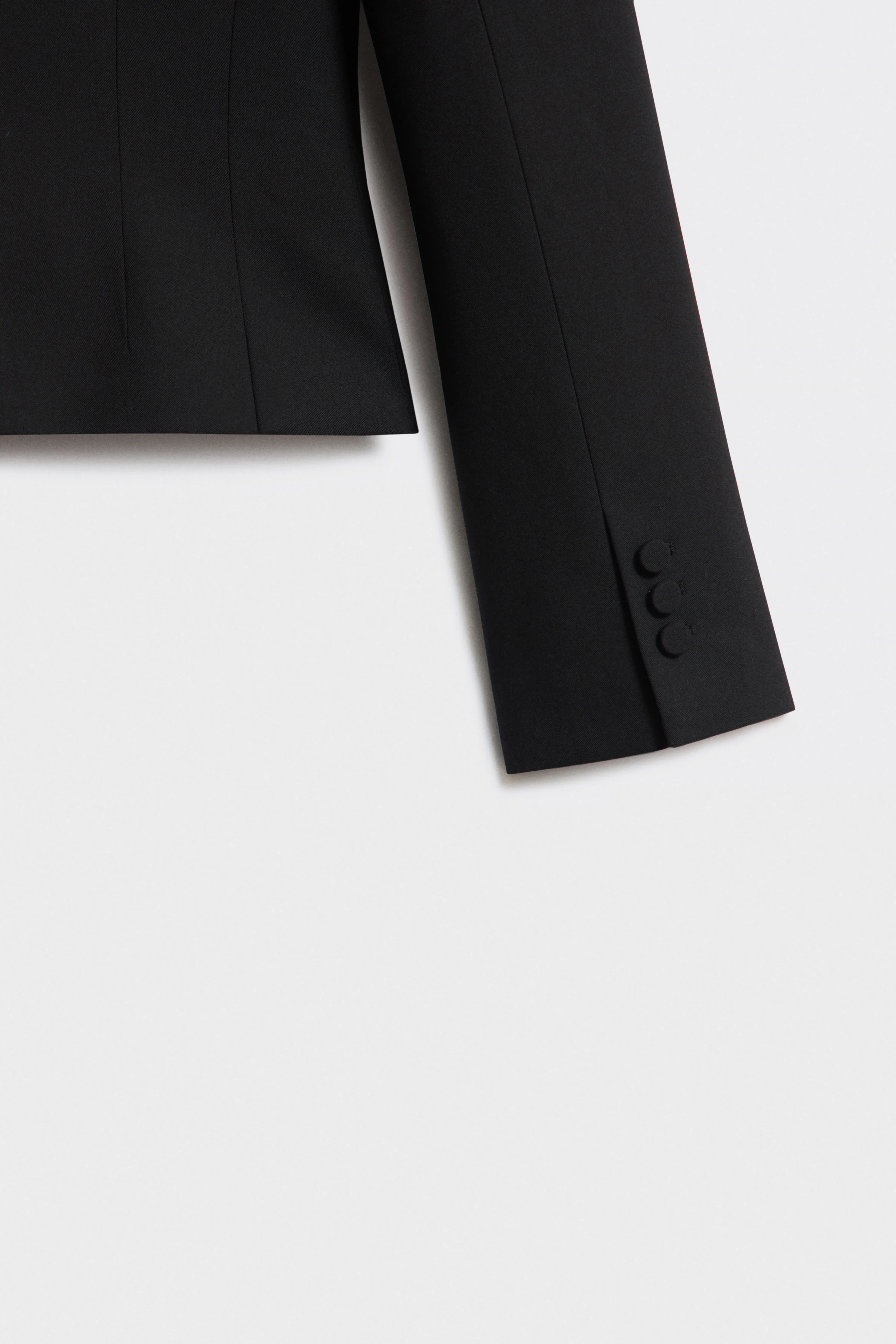 LAVALLIÈRE-NECK FITTED BLAZER - Image 9