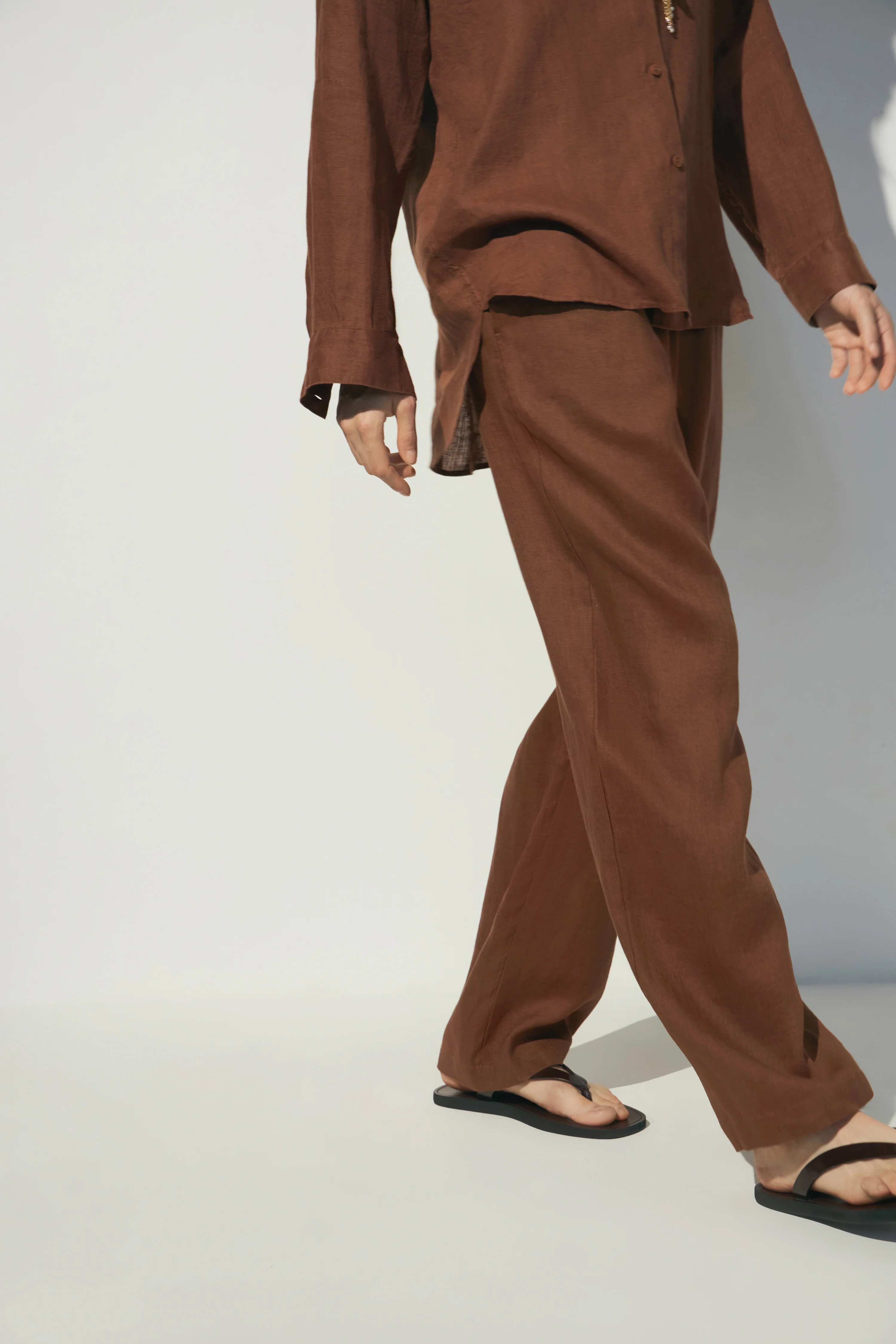 LINEN CARROT FIT TROUSERS - Image 2