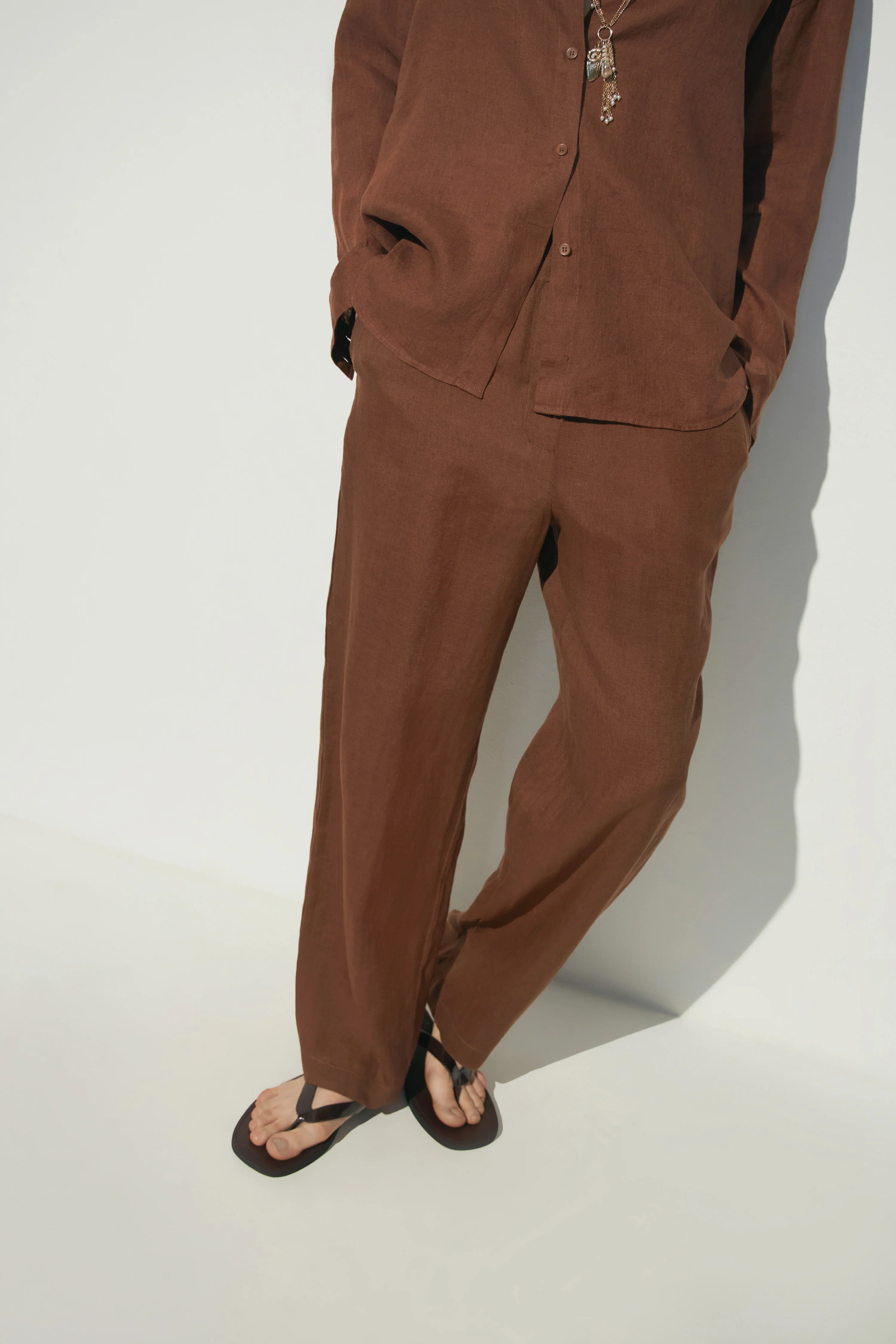 LINEN CARROT FIT TROUSERS - Image 3